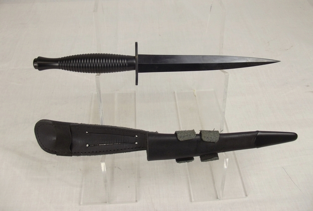 Standard Issue 3rd Pattern Fairburn Sykes Fighting Knife And Scabbard