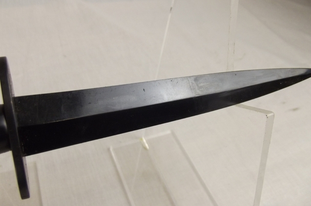Standard Issue 3rd Pattern Fairburn Sykes Fighting Knife And Scabbard - Image 4