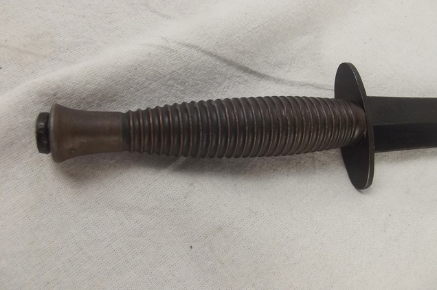 WW2 Fairbairn Sykes fighting knife - Image 10