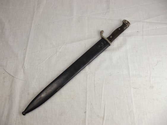 WW1 German G98 Butchers Bayonet in its Scabbard
