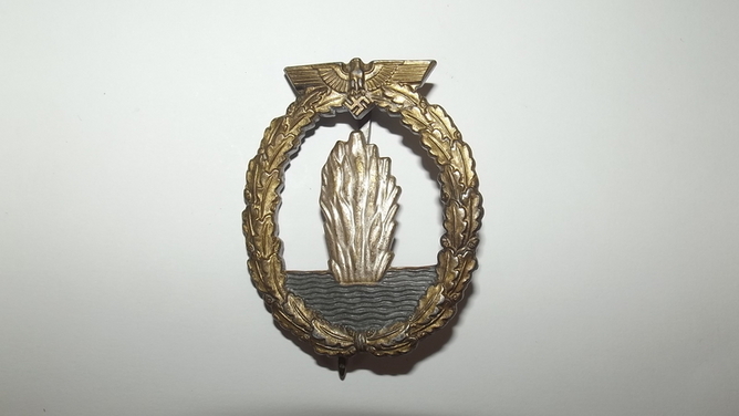 WW2 German Third Reich Kriegsmarine Minesweeper Badge