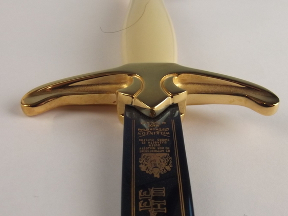 Wilkinson Sword Queen Elizabeth II’s Ruby Jubilee Commemorative Dagger - Image 13