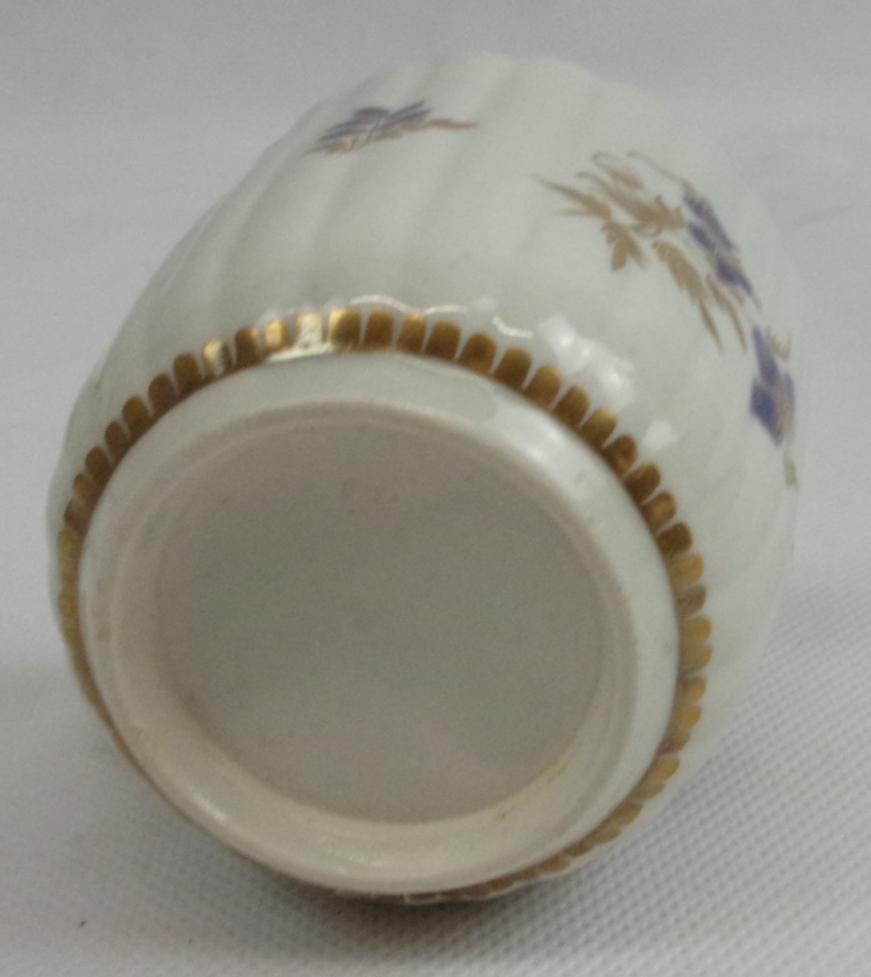 Circa 1785 Worcester Flight And Barr Blue And Gilt Tea Coffee Cup - Image 6