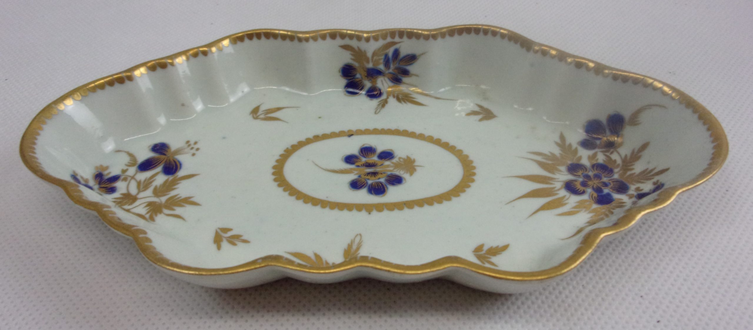 Circa 1785 Worcester Spoon Rest - Image 3