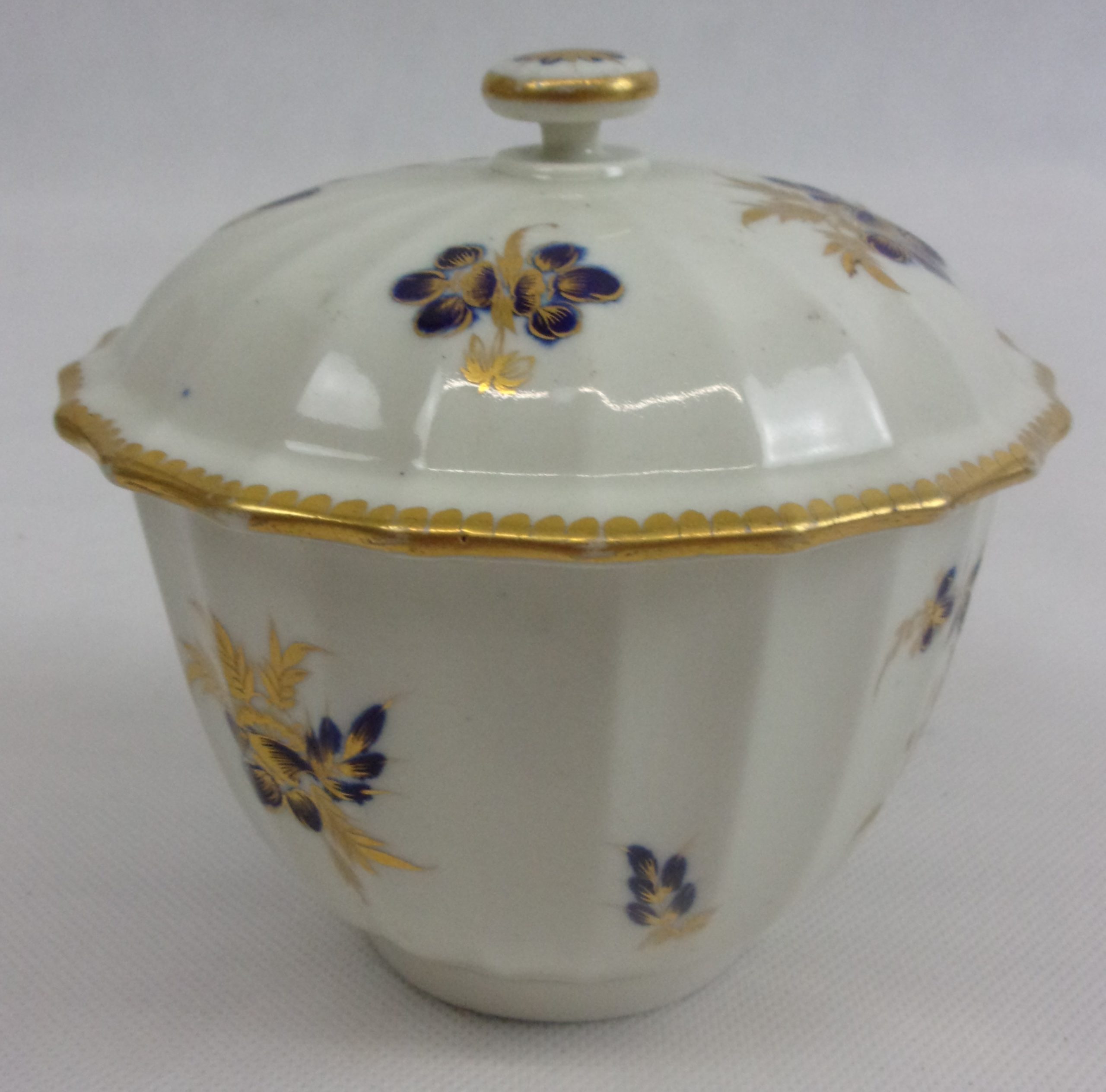 Circa 1785 Worcester Blue And Gilt Sucrier Bowl - Image 2