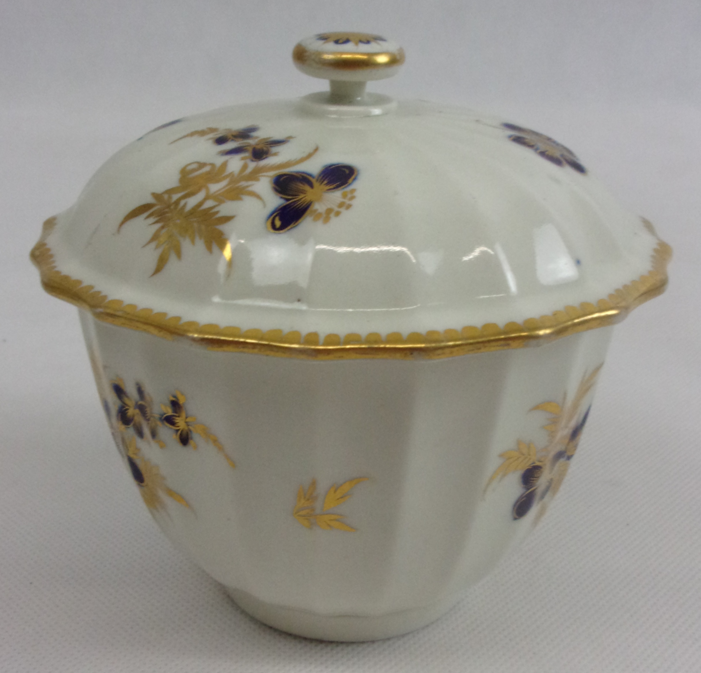 Circa 1785 Worcester Blue And Gilt Sucrier Bowl - Image 3