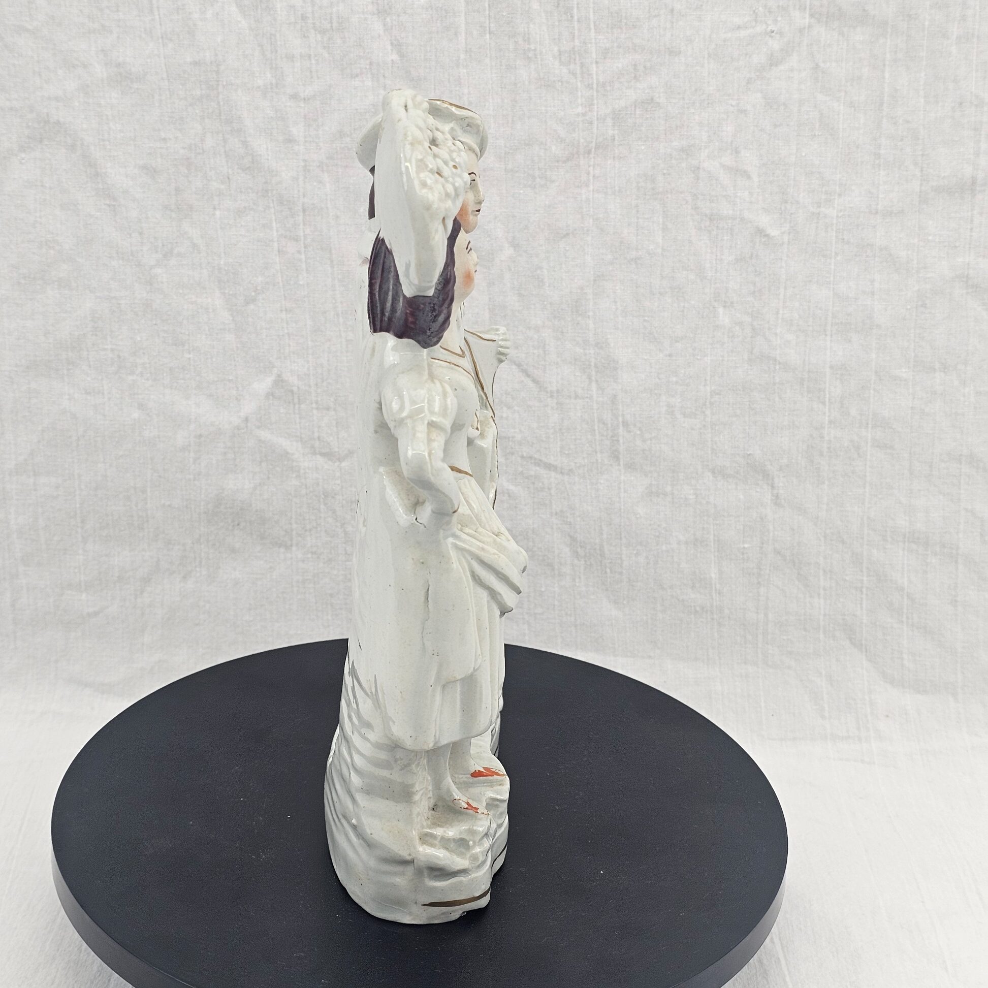 19th Century Victorian Staffordshire Figural Group of a Sailor and Fruit Seller, c.1860–1880 - Image 4