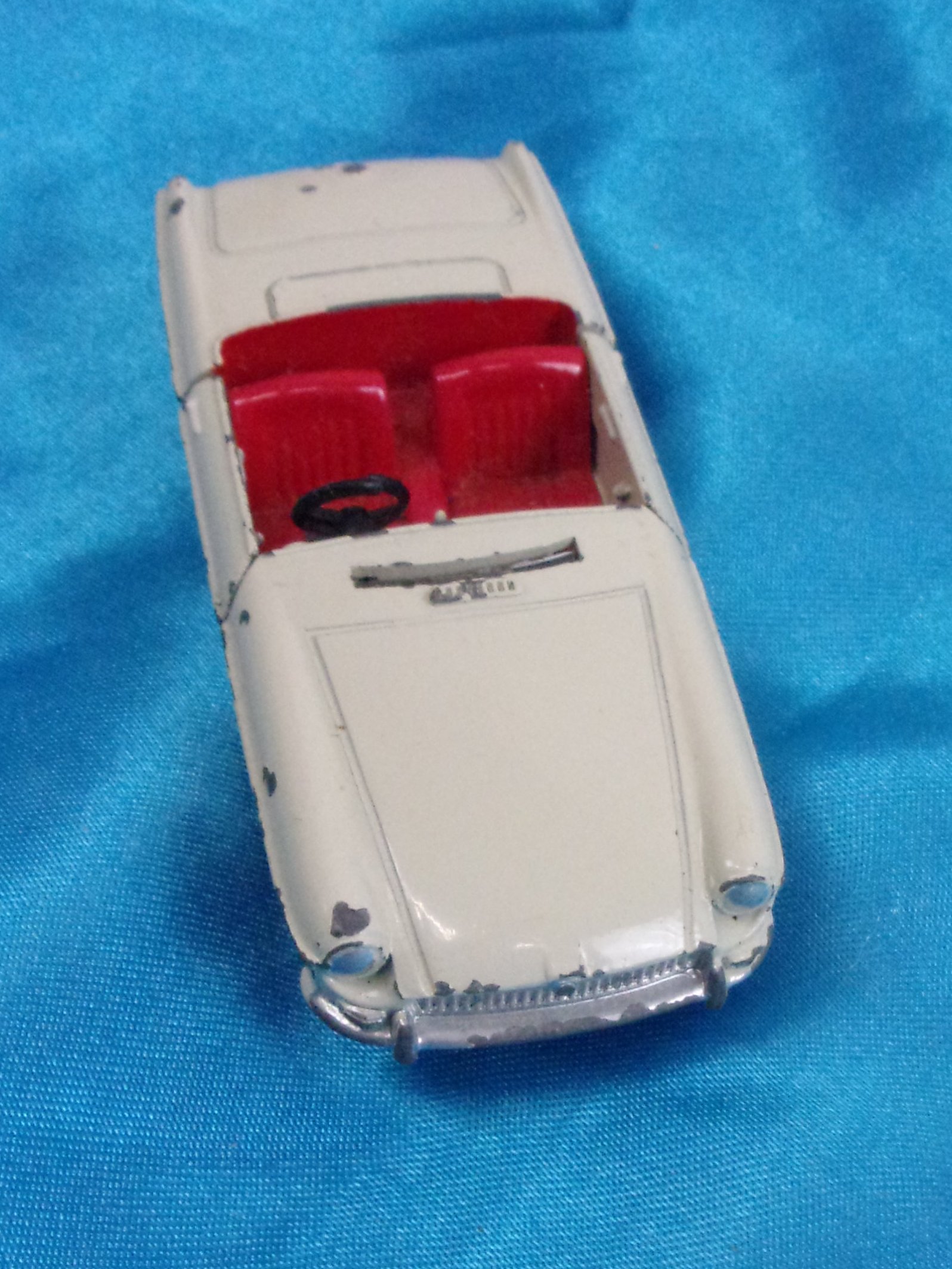 Dinky Toys 113 M.G.B. Sports Car - Image 4