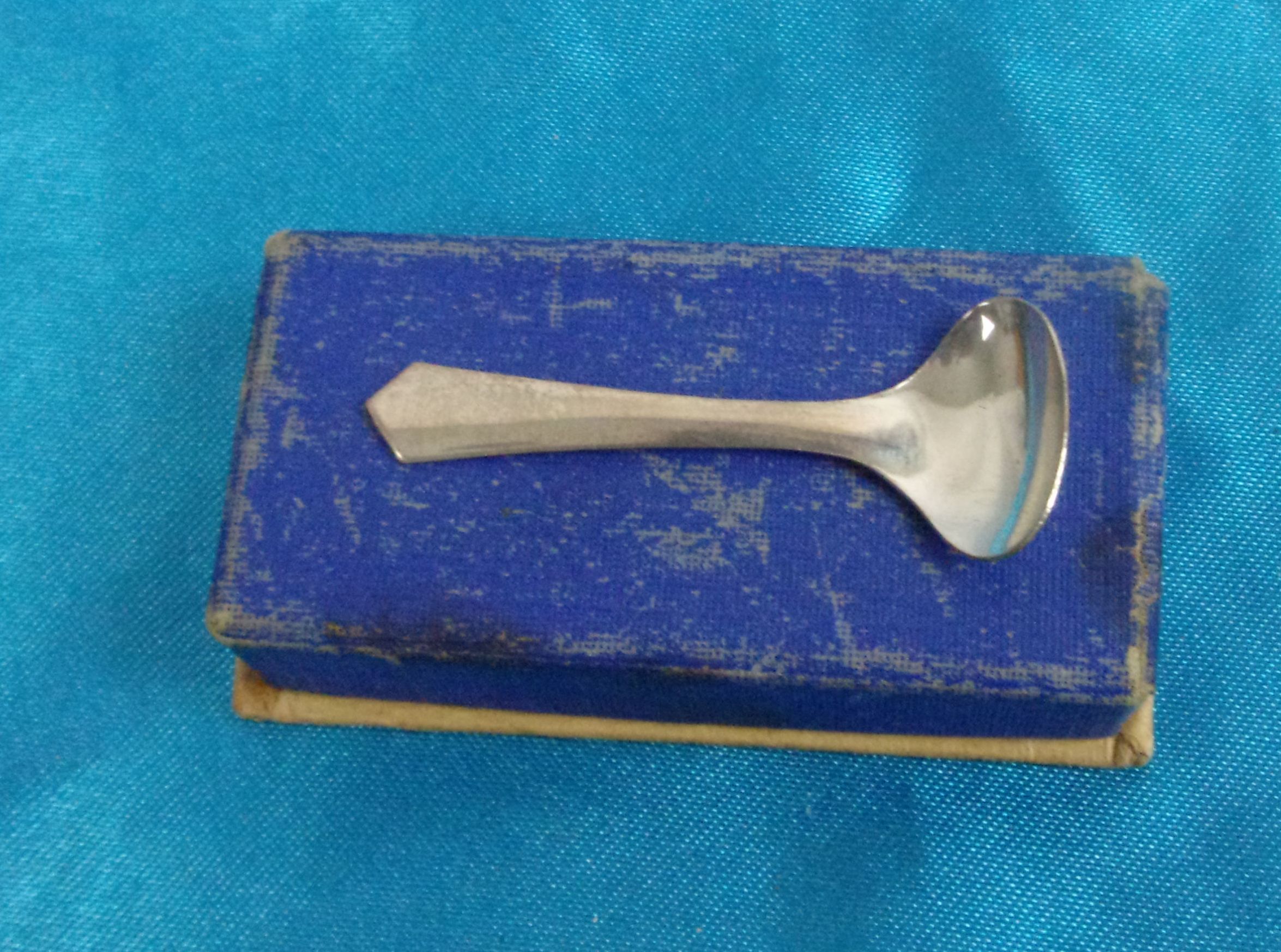 Ladies Sterling Silver Powder Ladle - Image 3