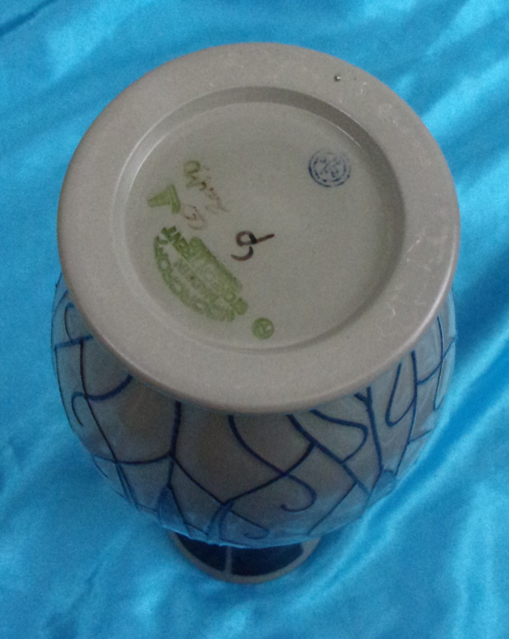 Tall Moorcroft White Lily Vase - Image 5