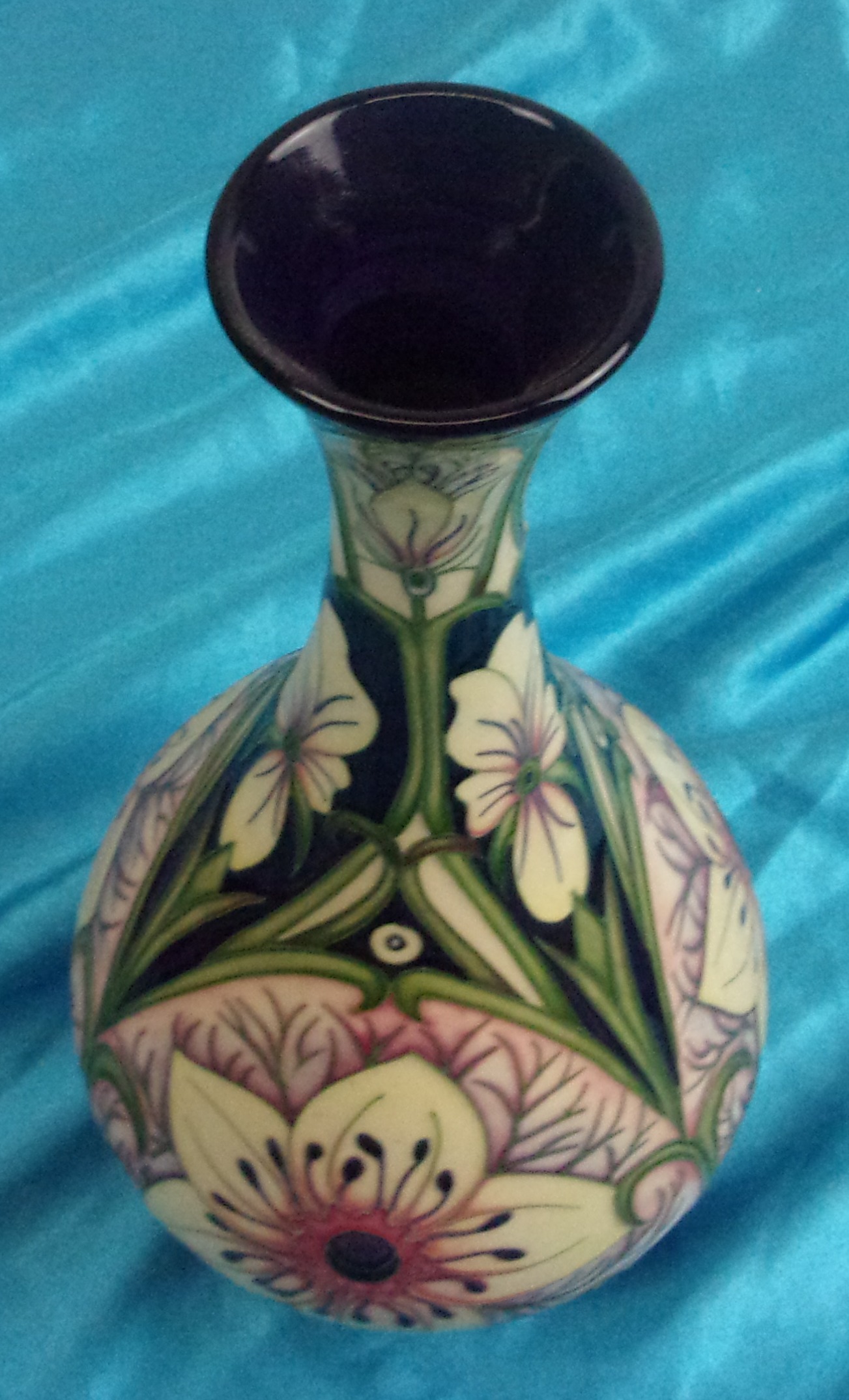 Tall Moorcroft White Lily Vase - Image 4