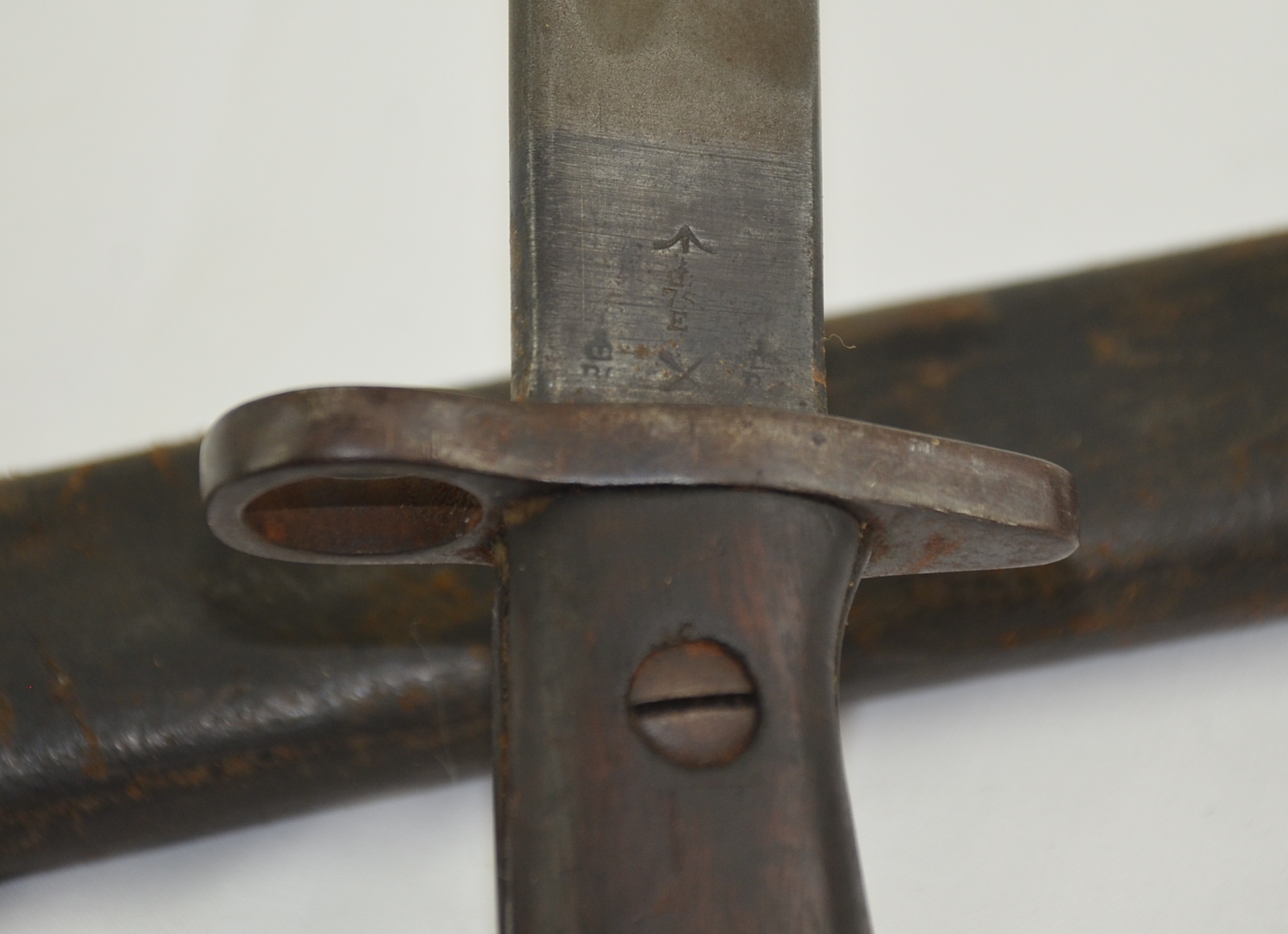 WW1 1907 Sanderson Sword Bayonet For The SMLE With Leather Scabbard - Image 16