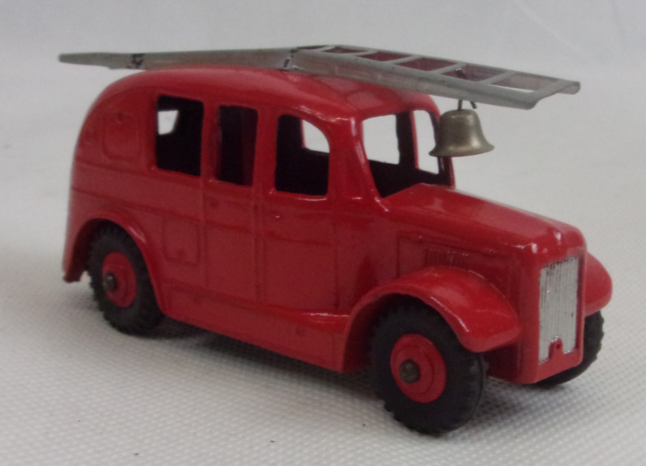 Dinky Toys 250 Streamlined Fire Engine In Its Original Box - Image 6