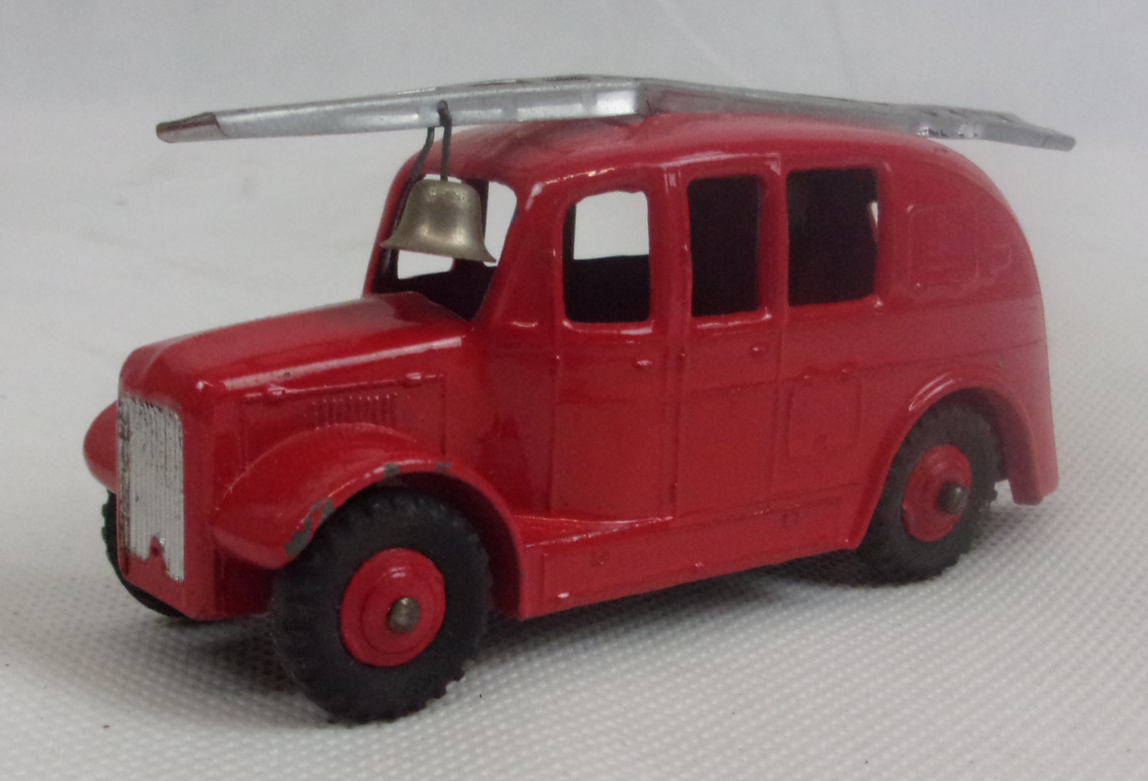 Dinky Toys 250 Streamlined Fire Engine In Its Original Box - Image 5