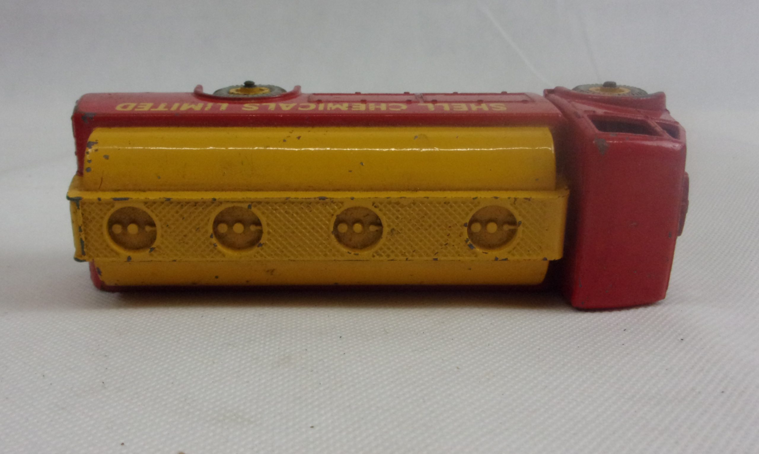 Dinky 591 Shell A.E.C. Tanker In Its Original Box - Image 6