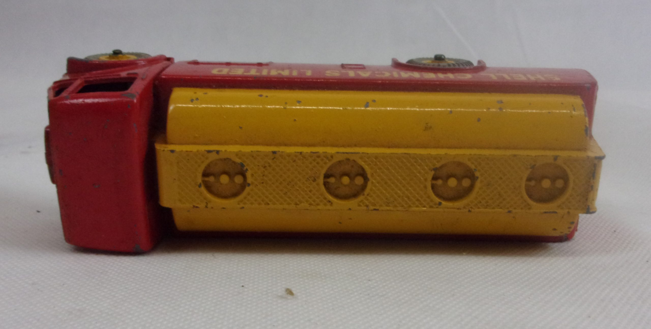 Dinky 591 Shell A.E.C. Tanker In Its Original Box - Image 4