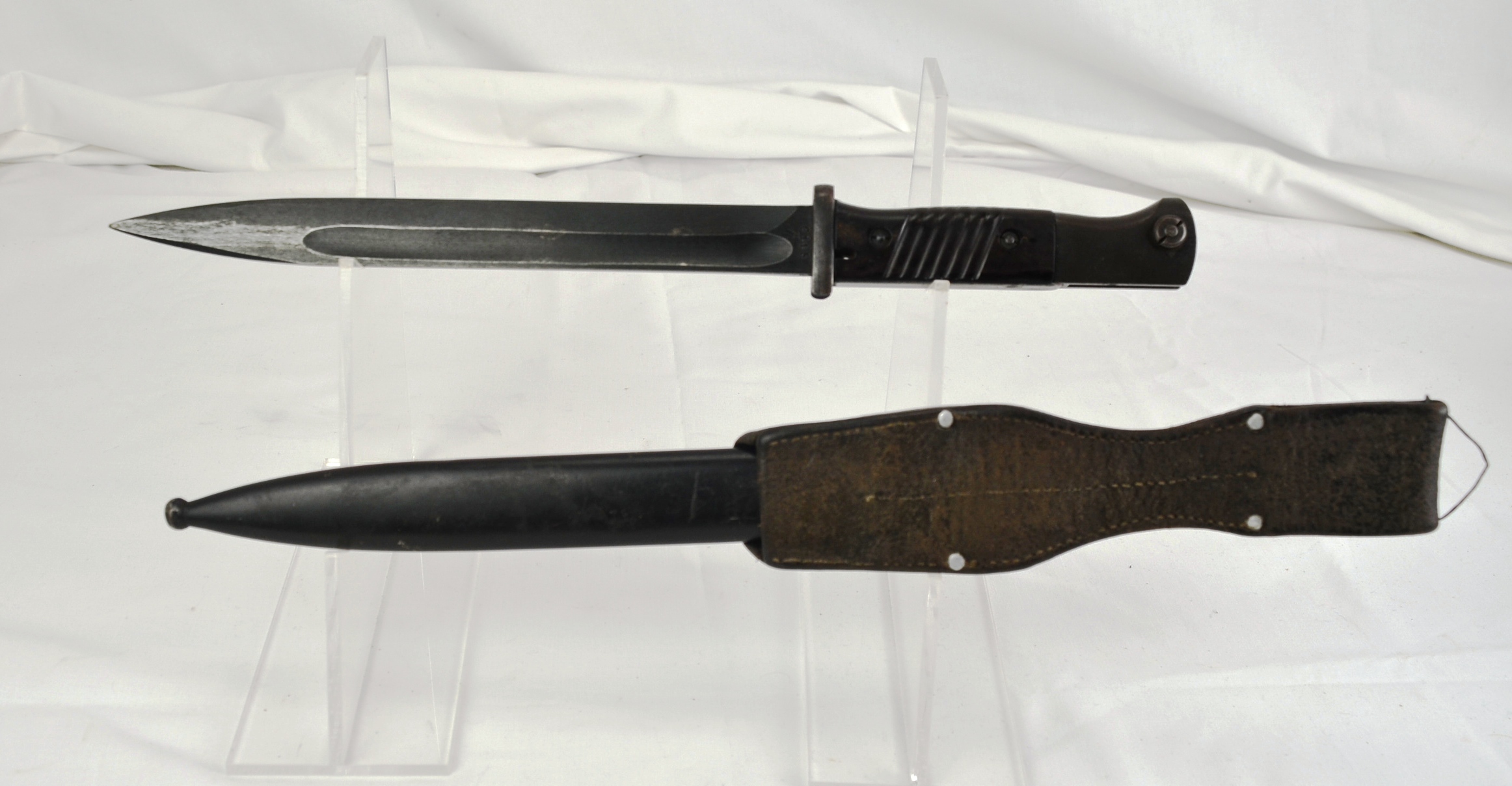 Excellent German WW2 K98 Bayonet With Frog And Scabbard By JWH - Image 3