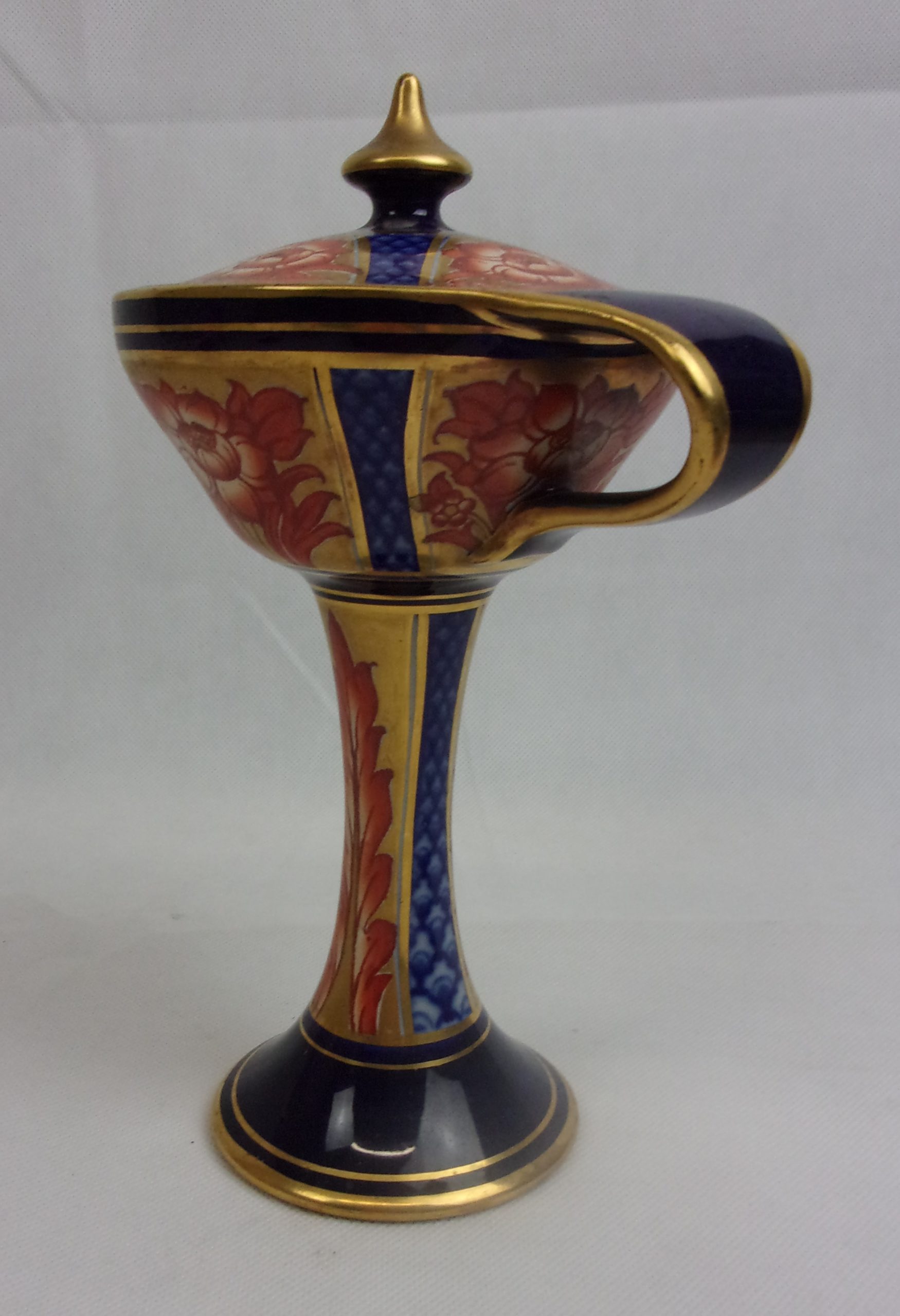 Circa 1897 William Moorcroft For James MacIntyre Aurelian Ware Lidded Bonbonnierre - Image 3