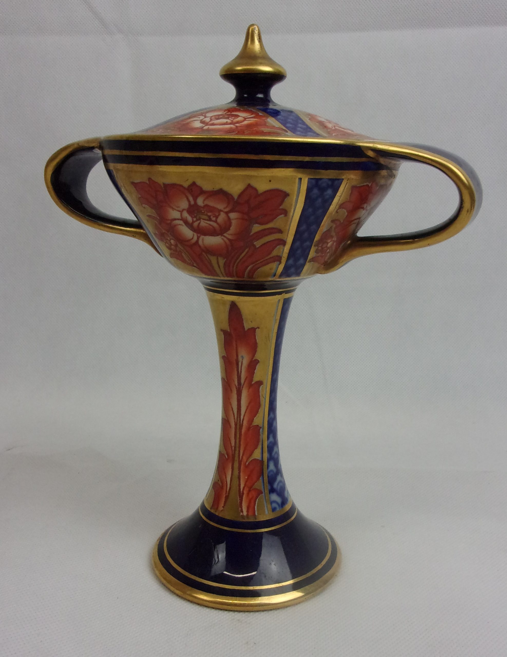Circa 1897 William Moorcroft For James MacIntyre Aurelian Ware Lidded Bonbonnierre - Image 2
