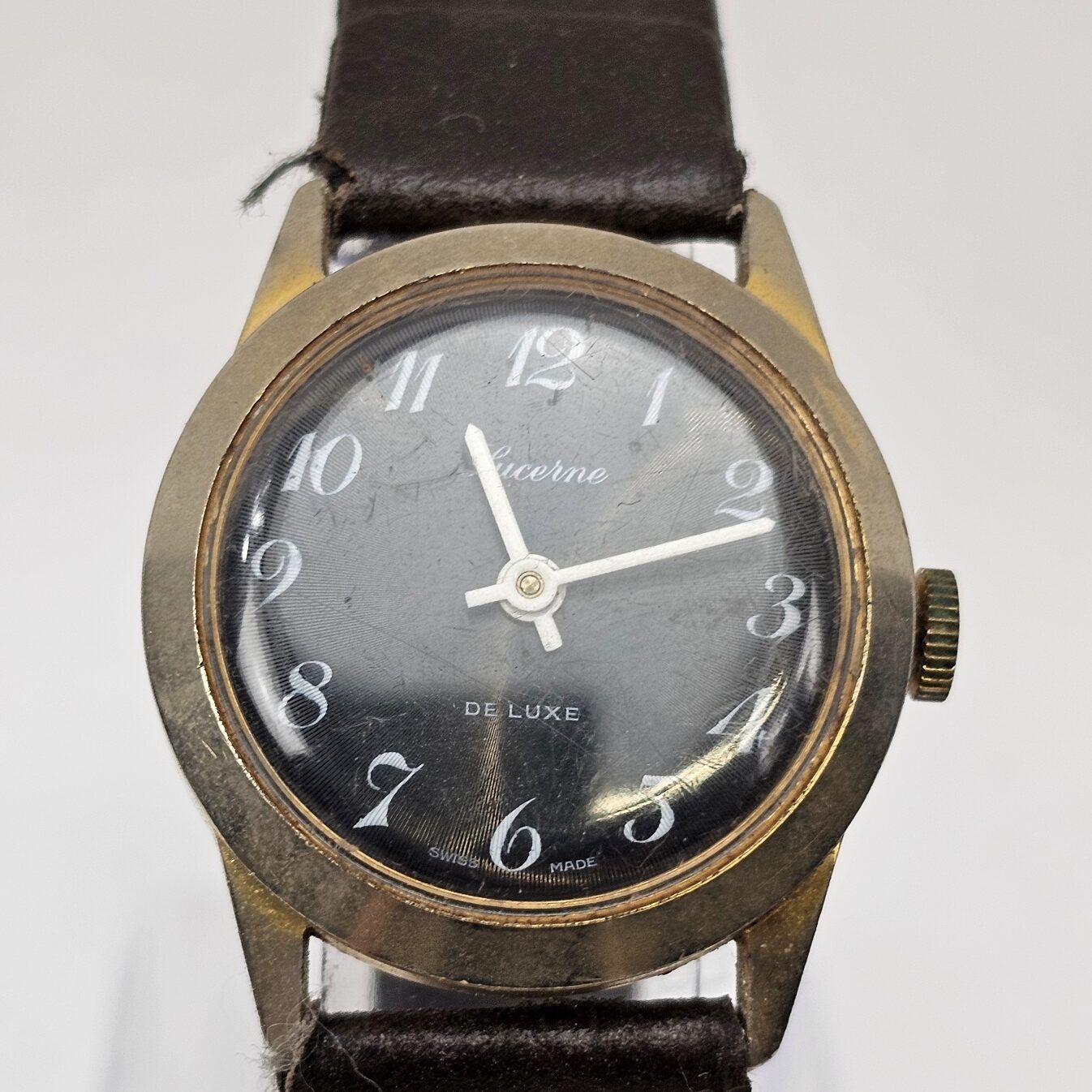 Lucerne De Luxe Swiss Mid-Size Manual Wind Watch - Image 2