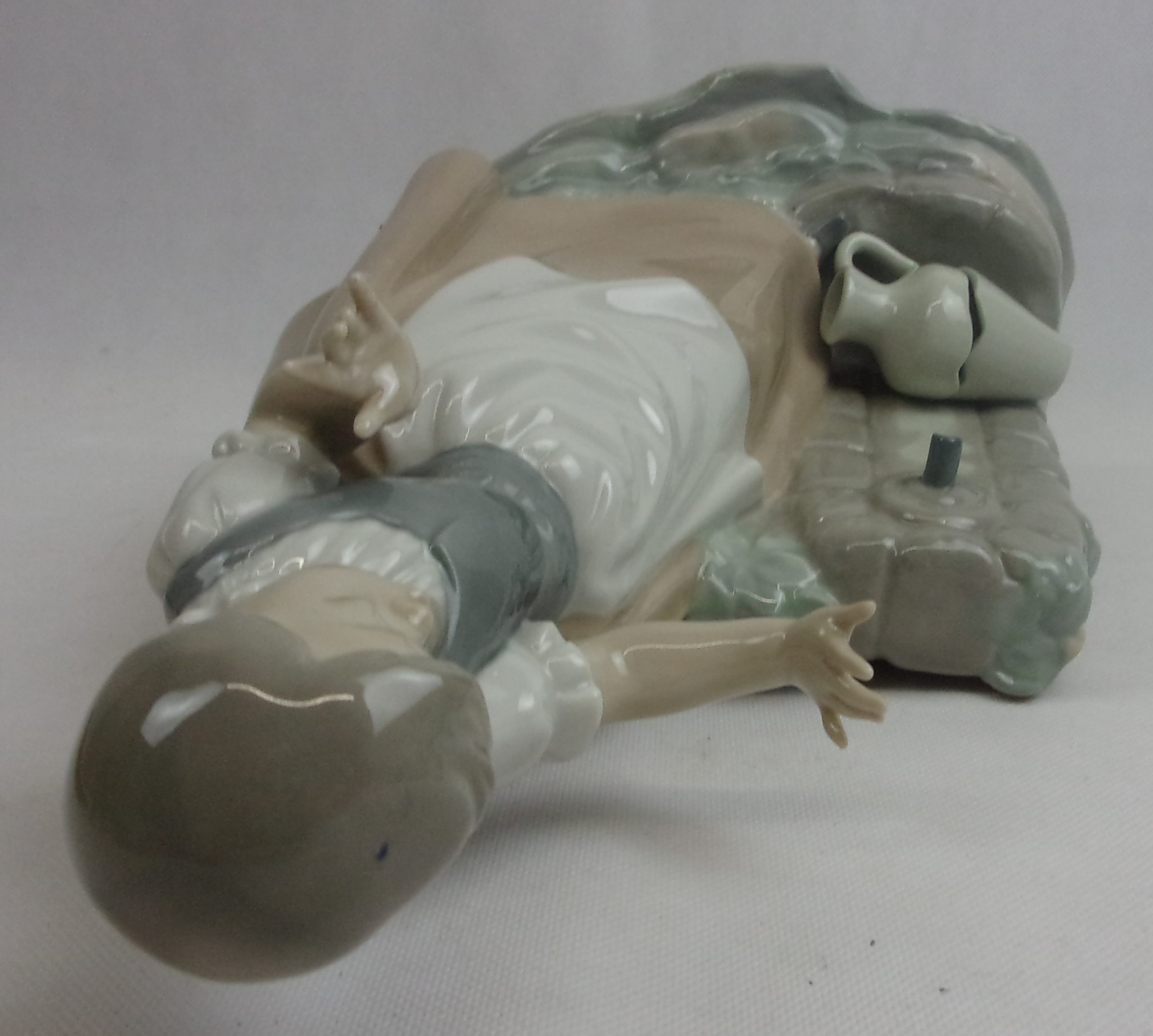 Nao By Lladro Large Hand Painted Porcelain Figure Of A Girl With Broken Jar By Sculptor Vicente Martinez Issued 1992 - Image 6