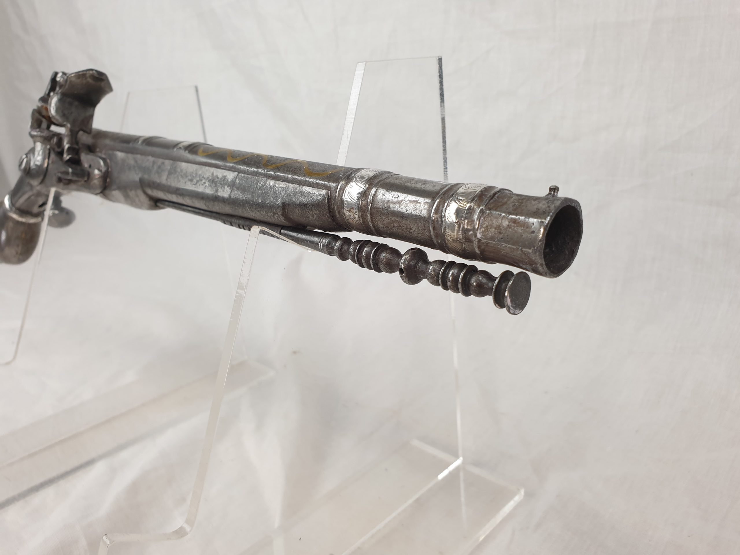 17th Century A Rare Scottish 22 Bore All Metal Heart-Butt Flintlock Belt Pistol - Image 4