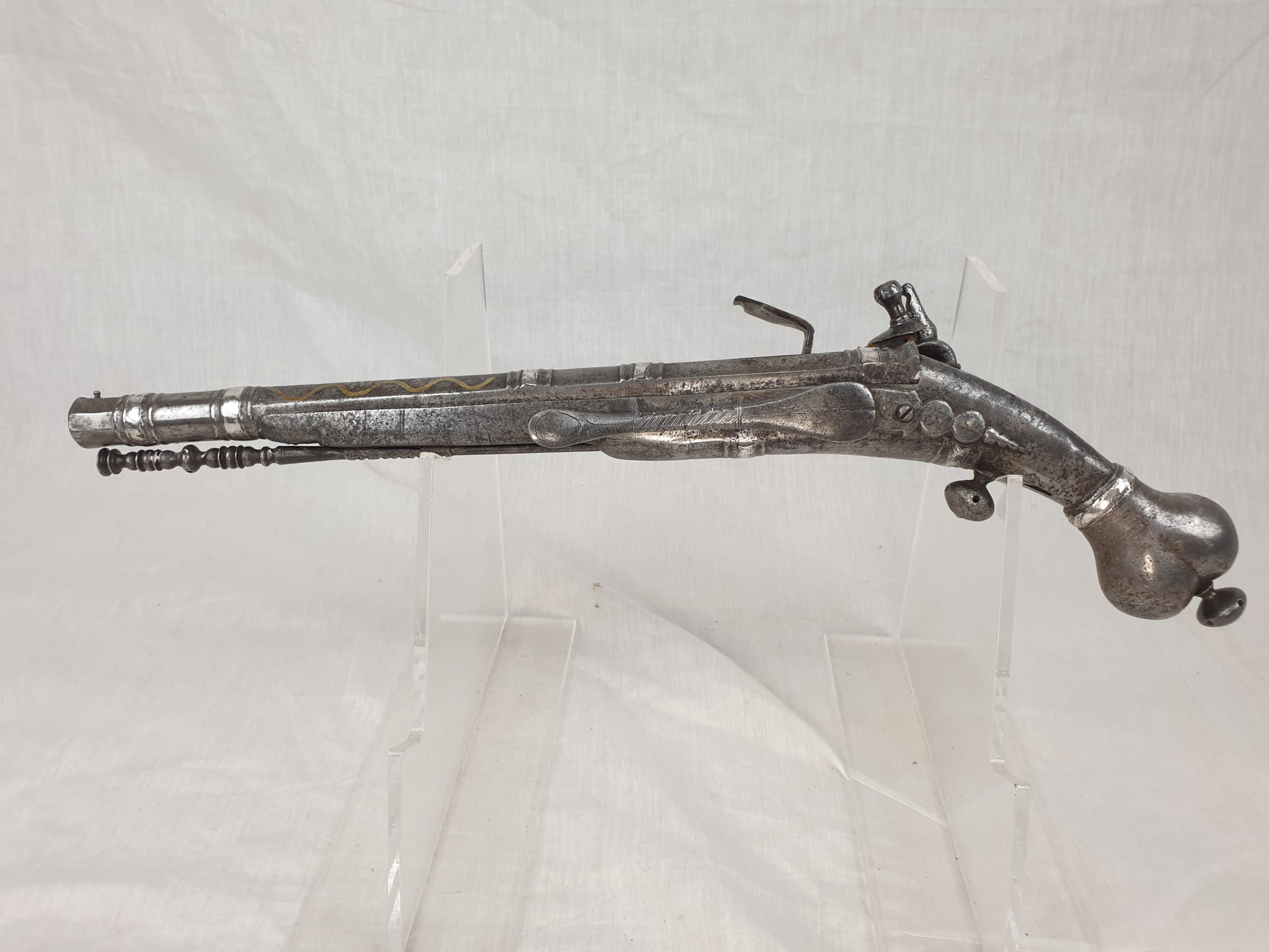 17th Century A Rare Scottish 22 Bore All Metal Heart-Butt Flintlock Belt Pistol - Image 17