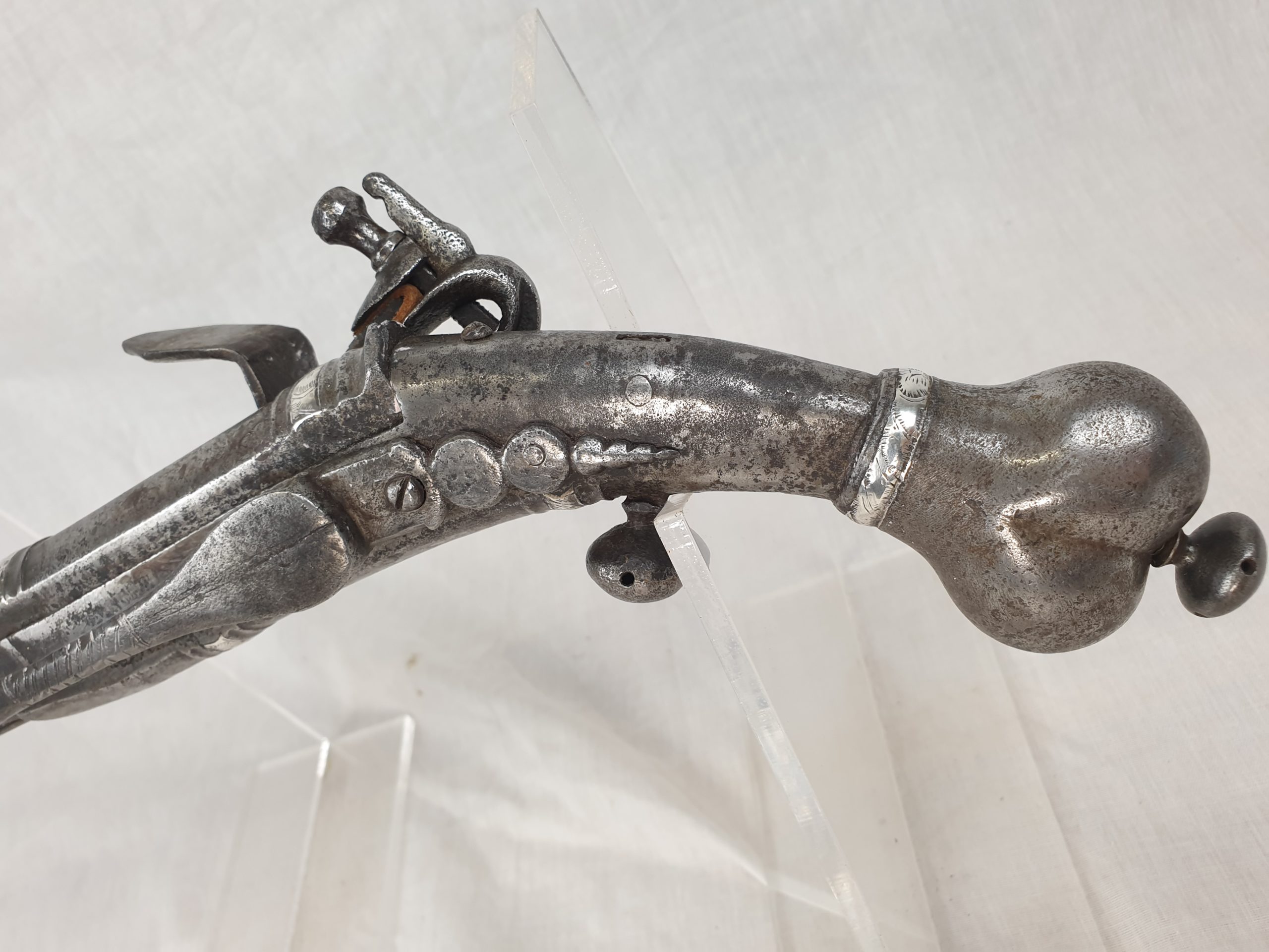 17th Century A Rare Scottish 22 Bore All Metal Heart-Butt Flintlock Belt Pistol - Image 22