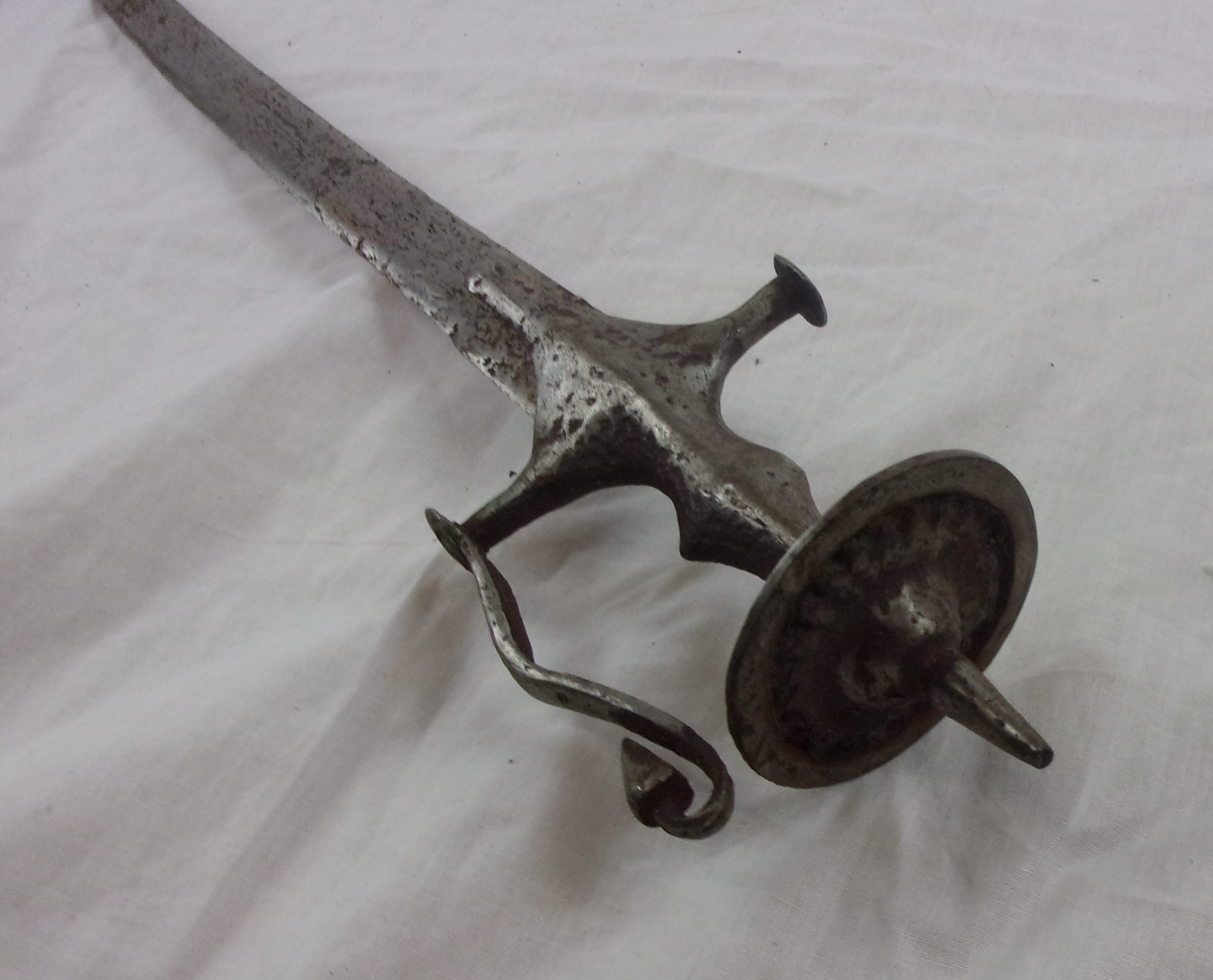 Indian 19th Century Sirohi Tulwar Sword And Scabbard - Image 3