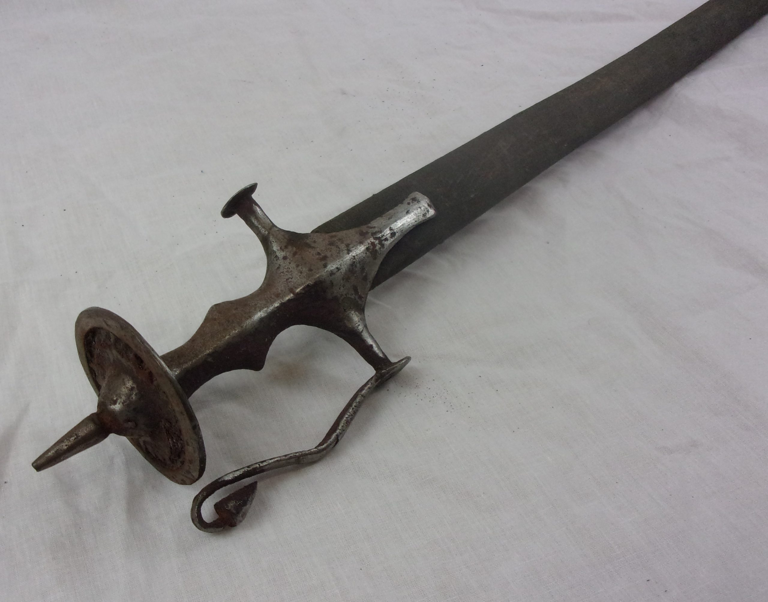 Indian 19th Century Sirohi Tulwar Sword And Scabbard - Image 10