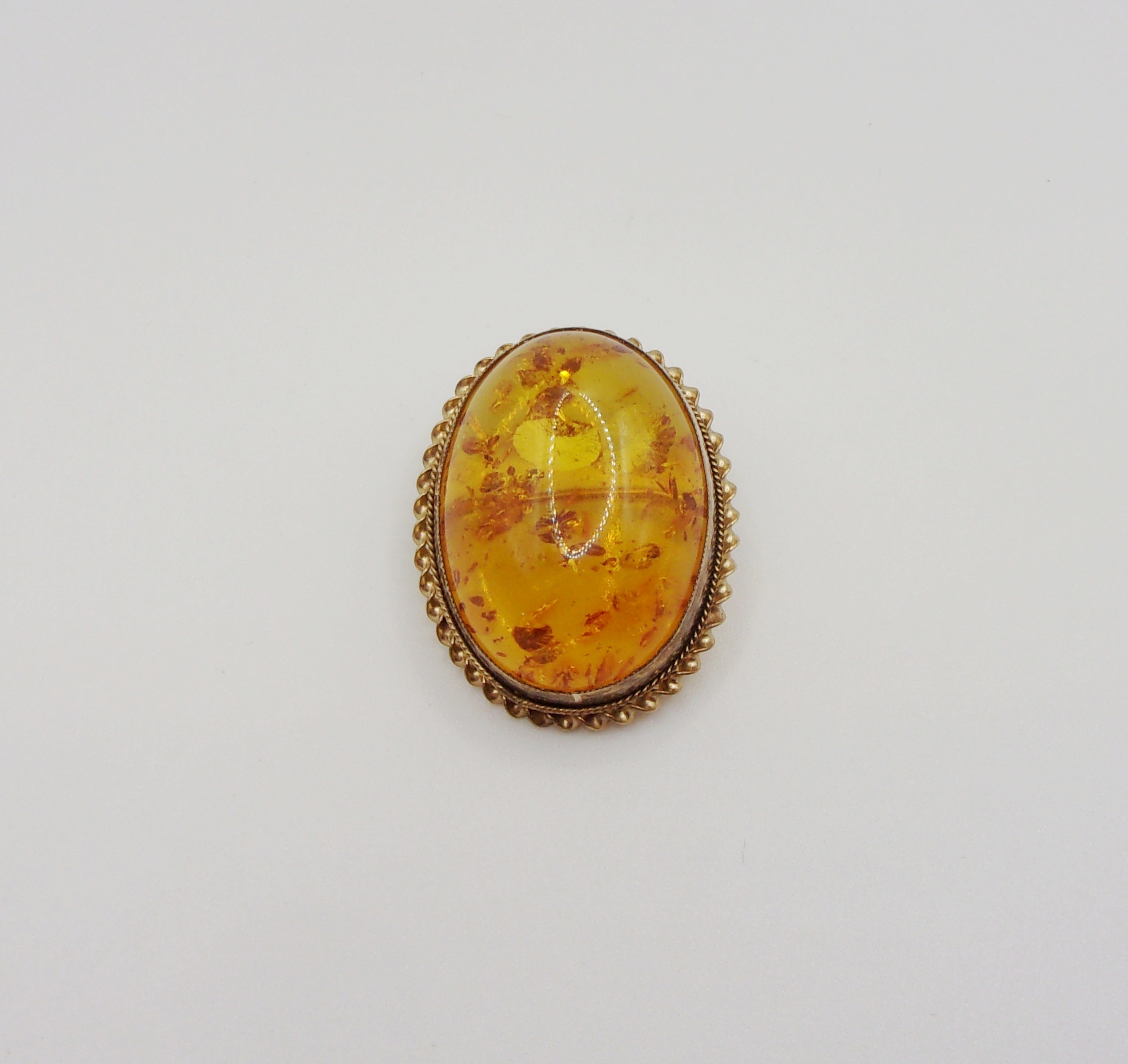 9ct Yellow Gold Large Amber Brooch