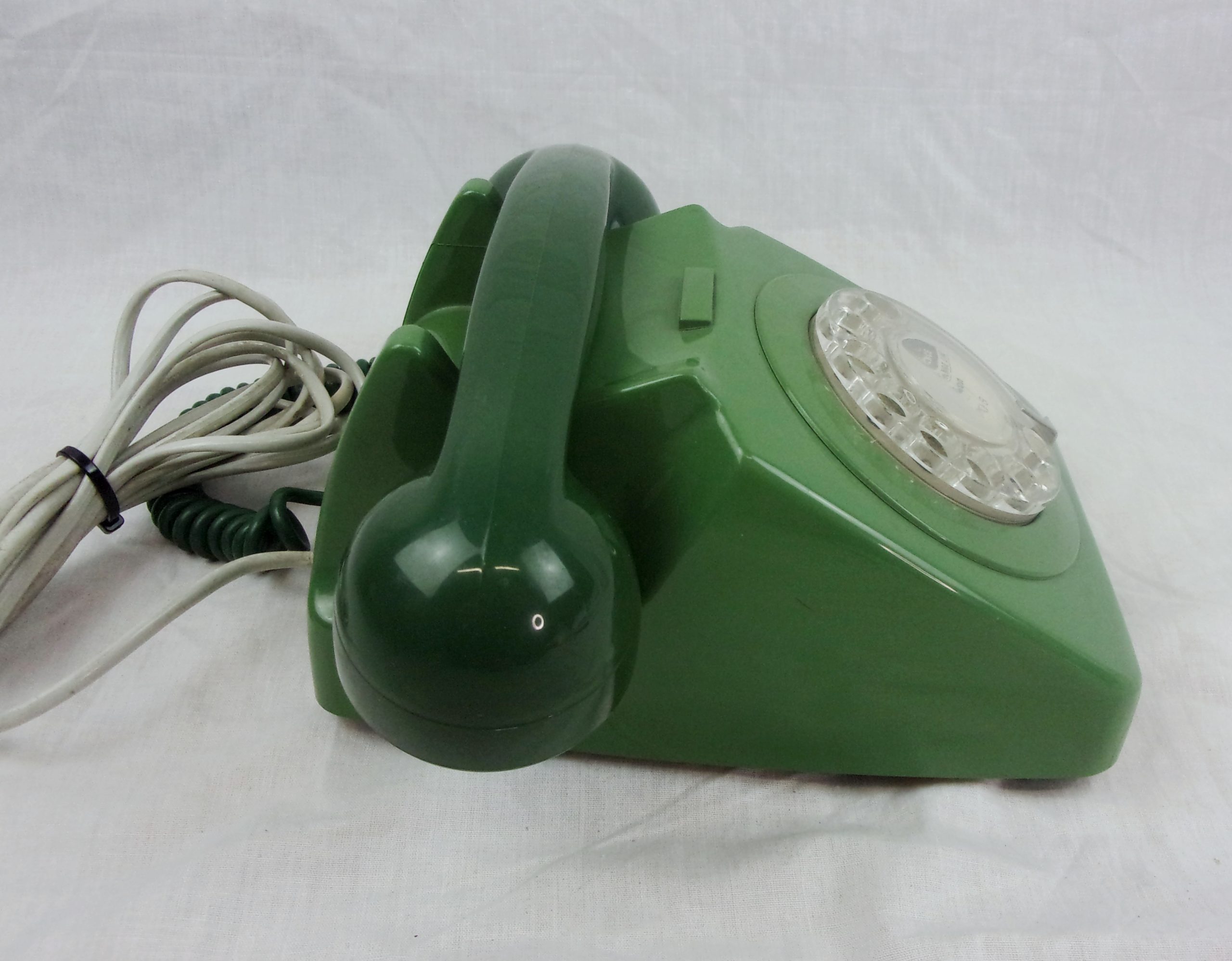 c1970 Two Tone Green Plastic GPO 746 TMA 69/1 Rotary Telephone - Image 3