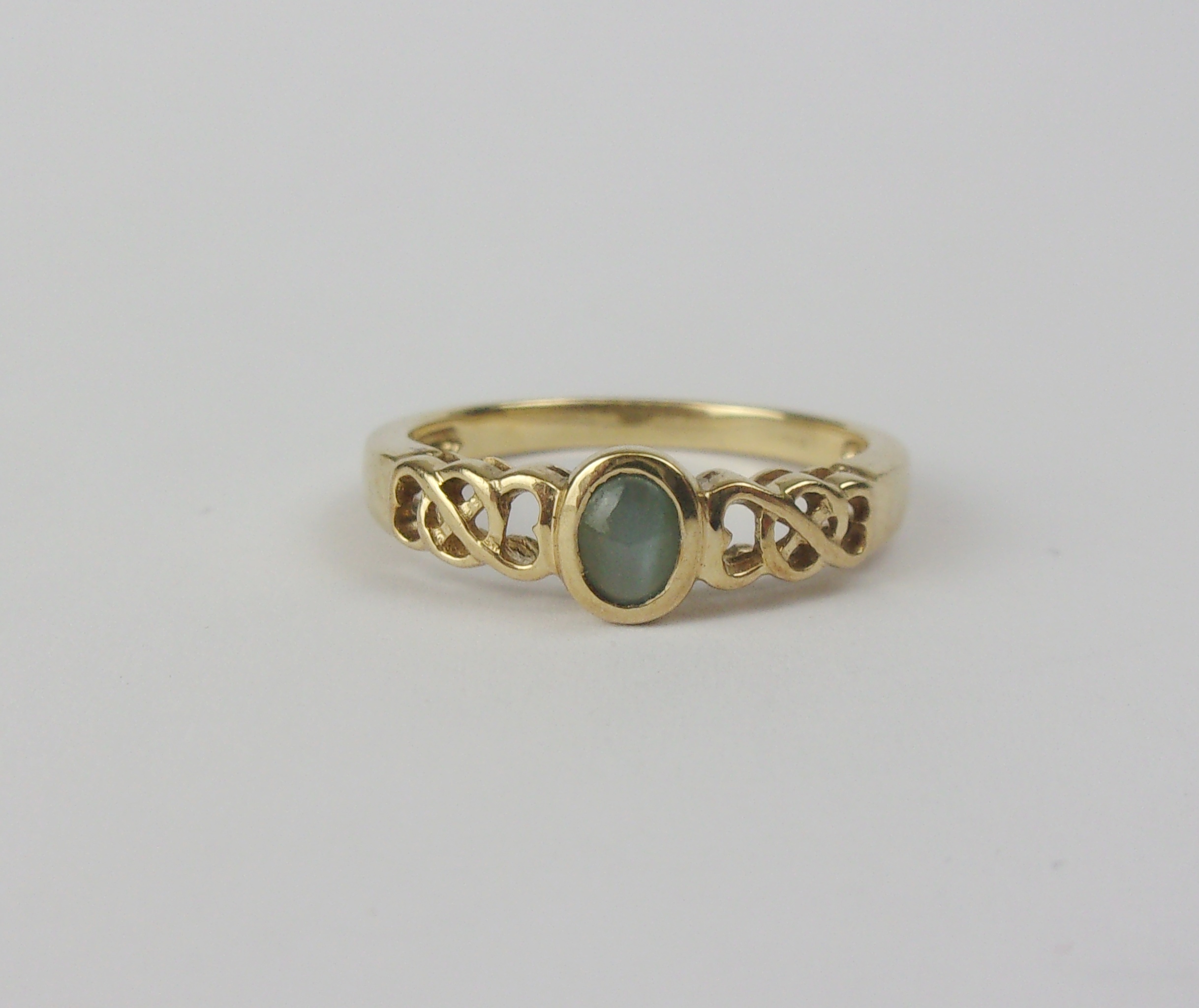 9ct Yellow Gold Moonstone Ring UK Size N+ US 6 ¾
