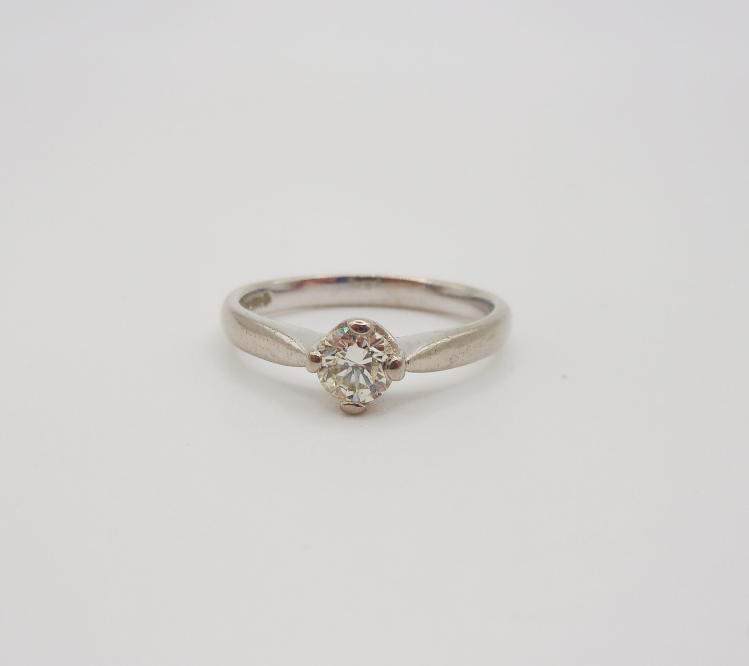 18ct White Gold .33 Carat Diamond Solitaire Ring UK Size M US 6