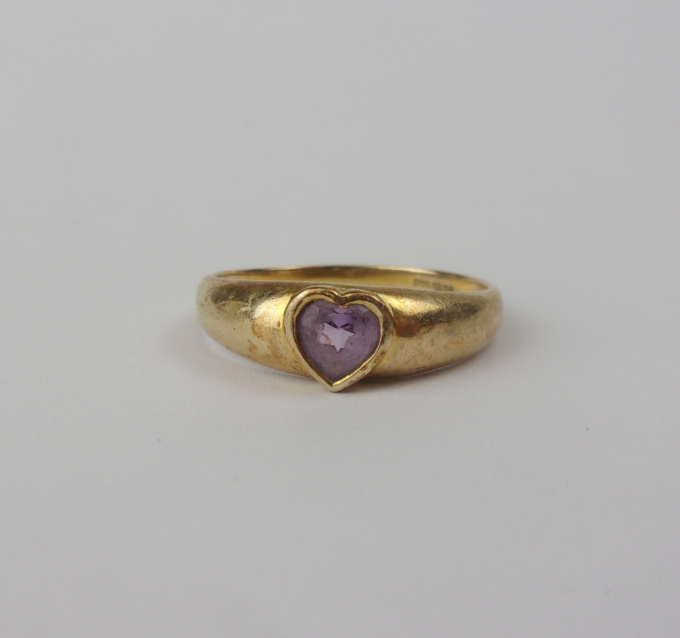 9ct Yellow Gold Amethyst Love Heart Ring UK Size P+ US 7 ¾