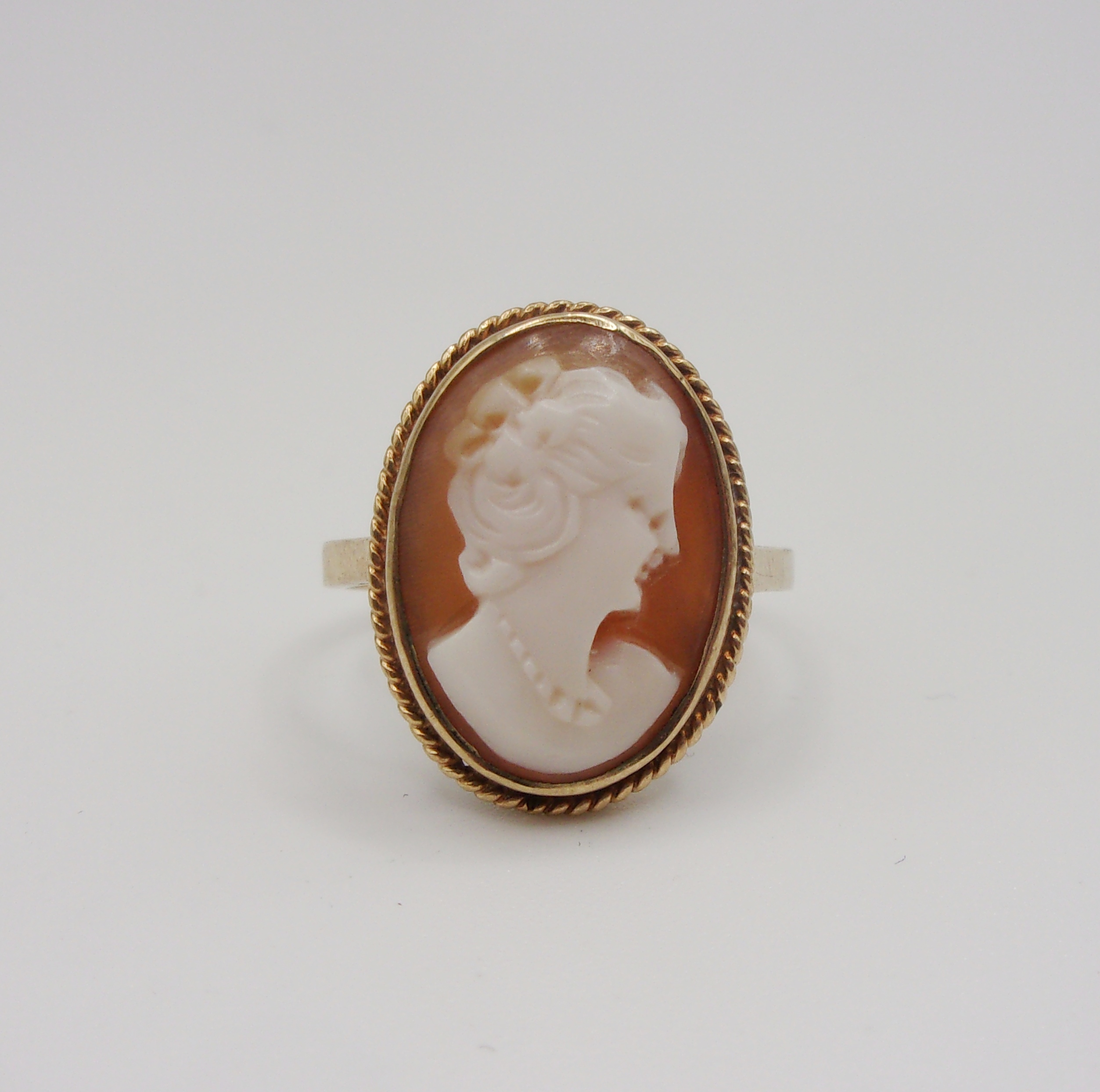 9ct Yellow Gold Cameo Ring UK Size N US 6 ½