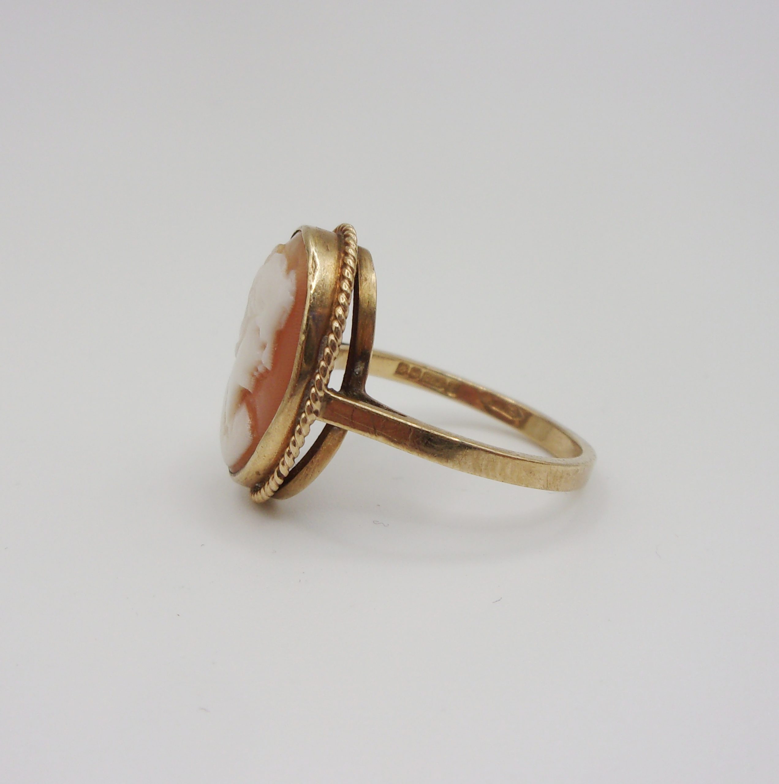 9ct Yellow Gold Cameo Ring UK Size N US 6 ½ - Image 2