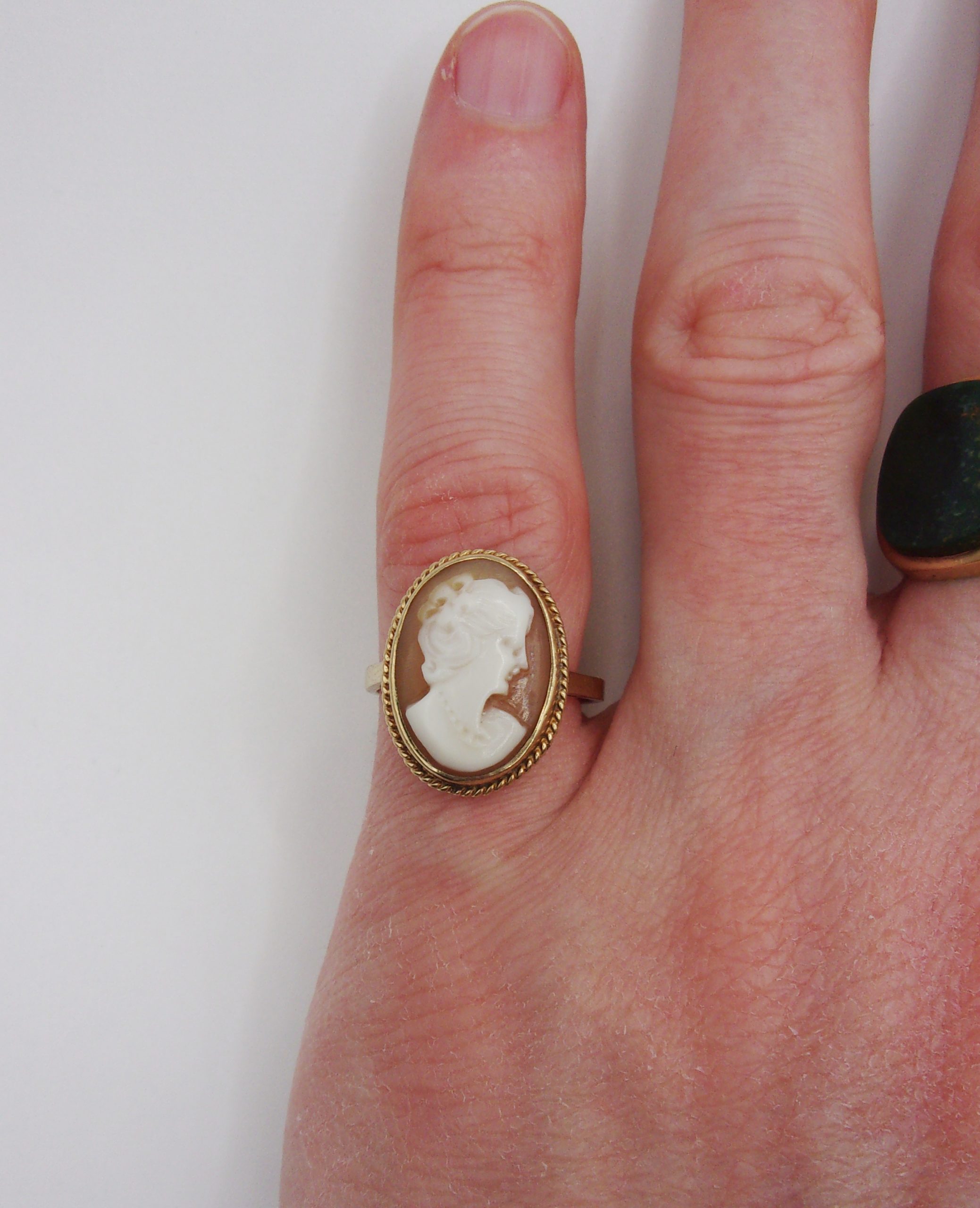 9ct Yellow Gold Cameo Ring UK Size N US 6 ½ - Image 5