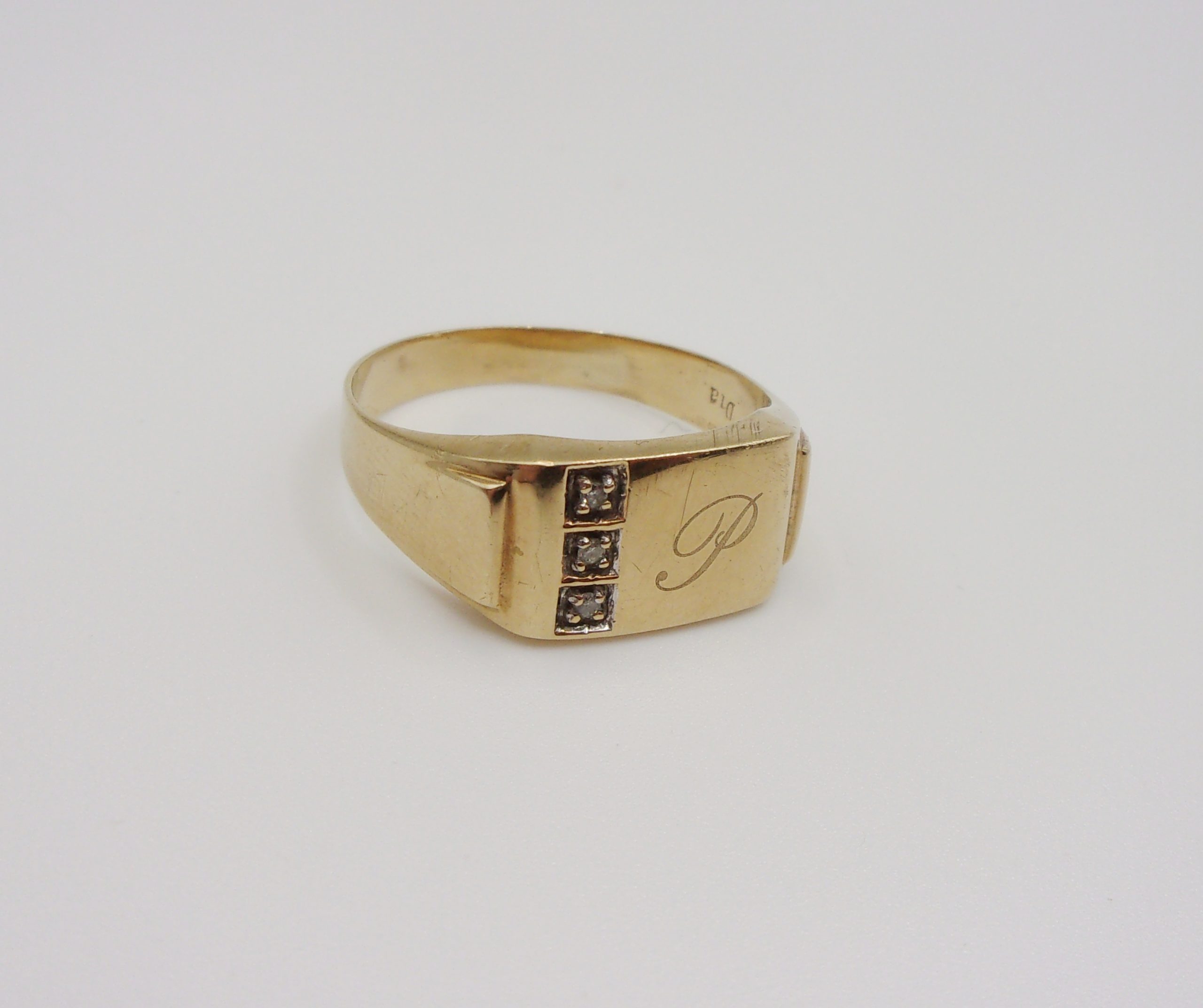 Gents 9ct Yellow Gold Three Stone Diamond Signet Ring UK Size X