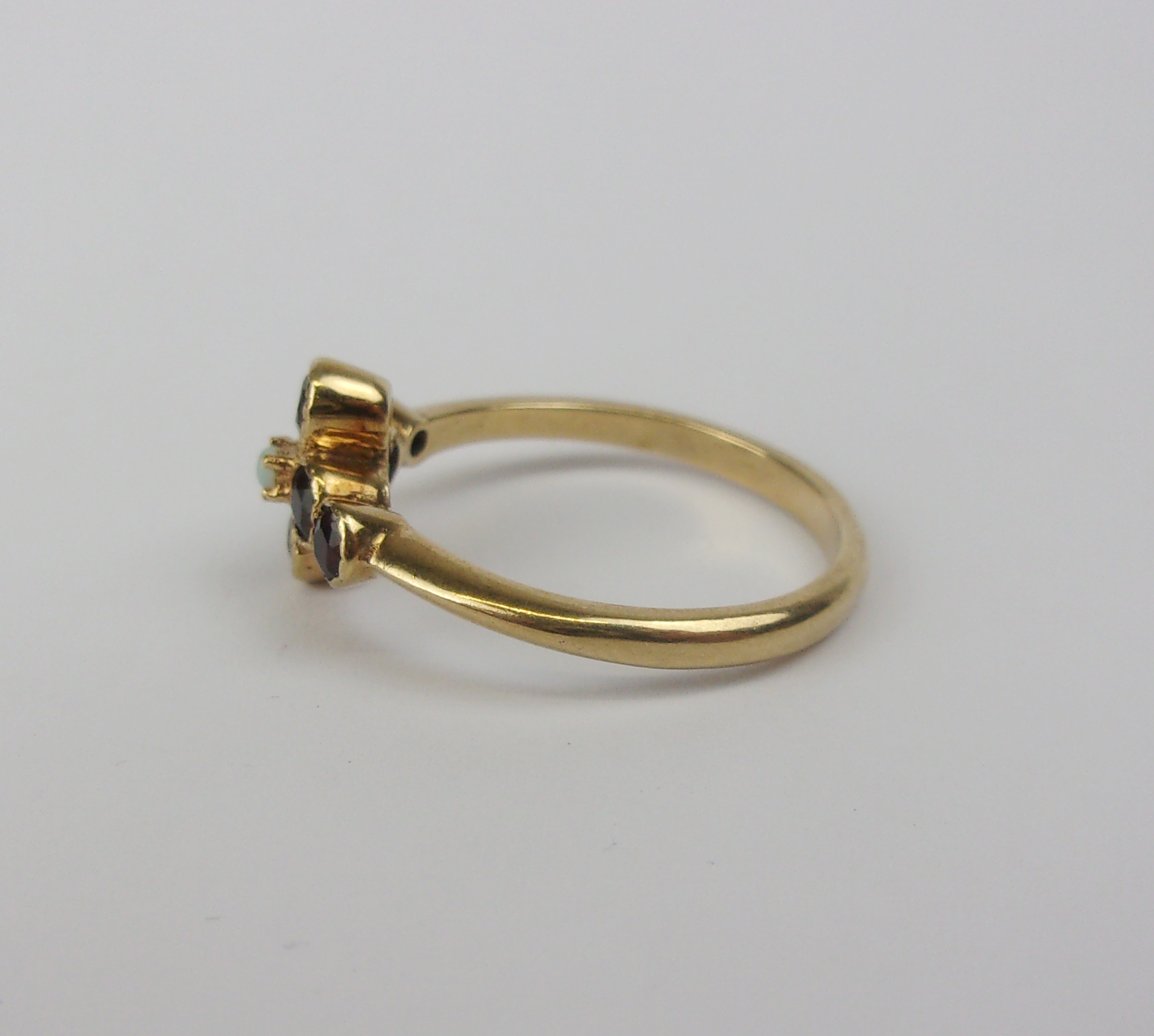 9ct Yellow Gold Garnet & Opal Ring UK Size Q US 8 - Image 2