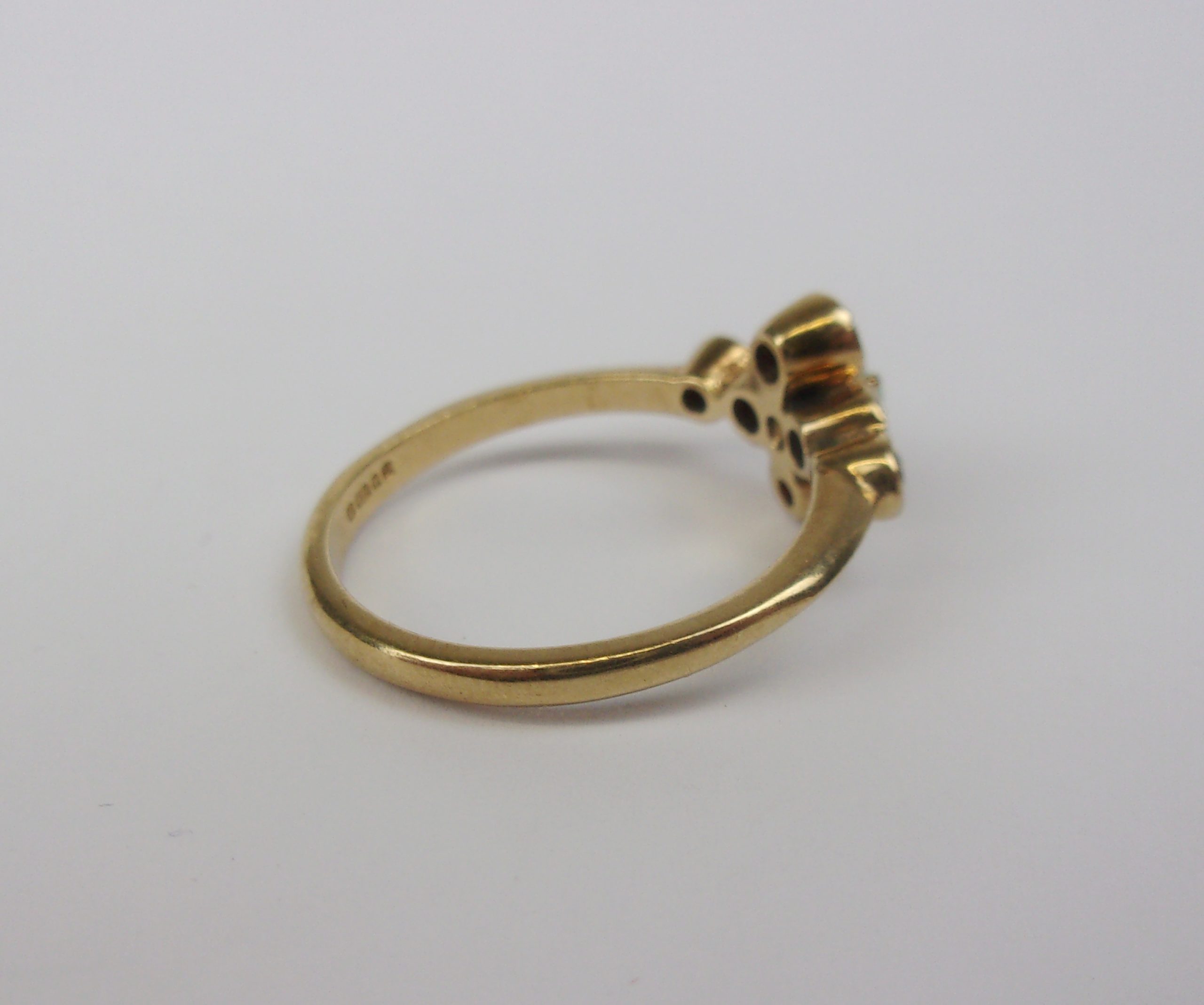 9ct Yellow Gold Garnet & Opal Ring UK Size Q US 8 - Image 3