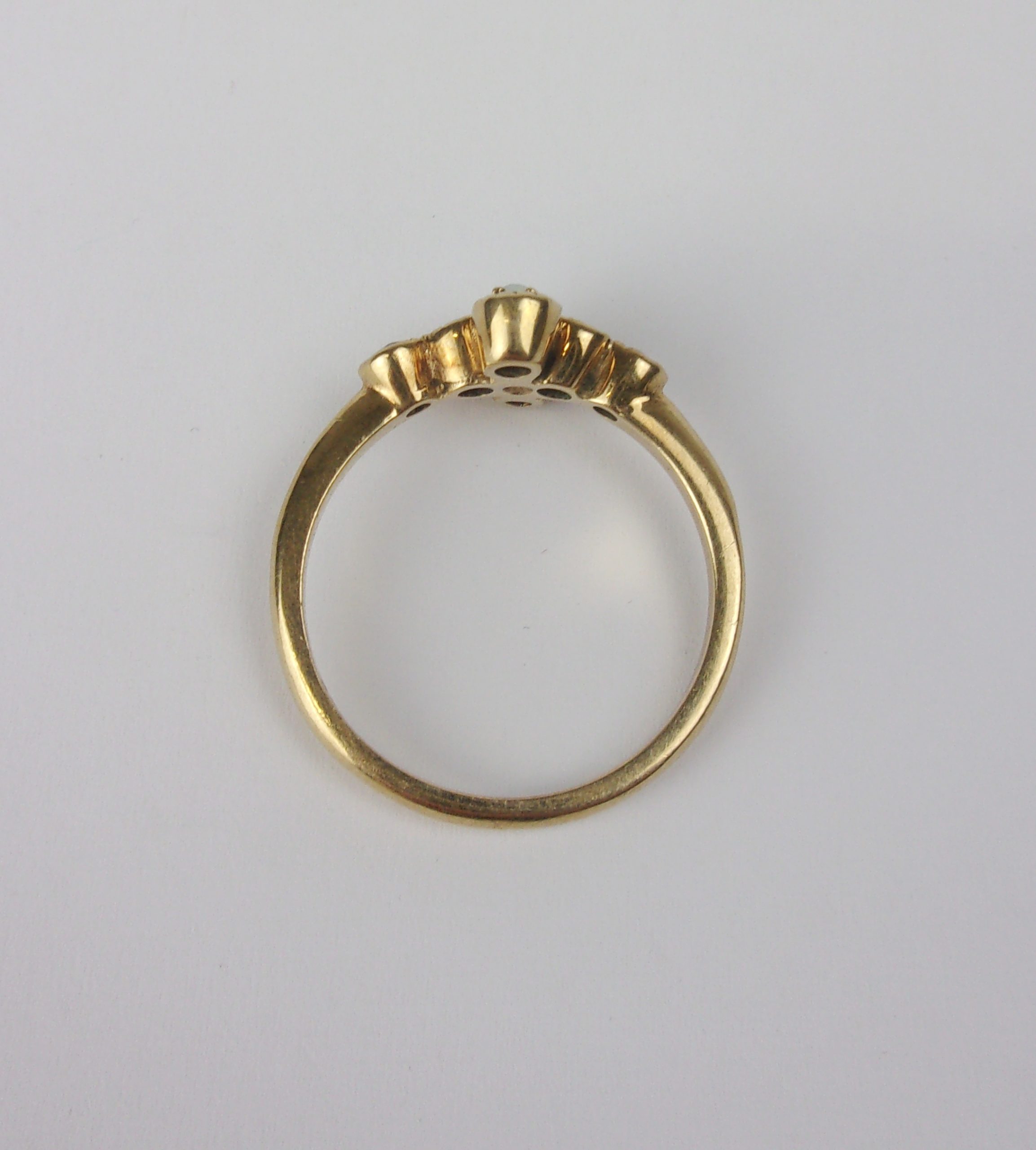 9ct Yellow Gold Garnet & Opal Ring UK Size Q US 8 - Image 5