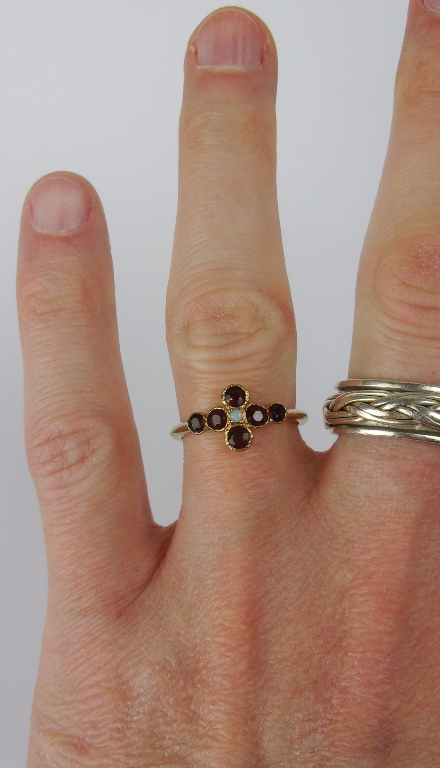 9ct Yellow Gold Garnet & Opal Ring UK Size Q US 8 - Image 6