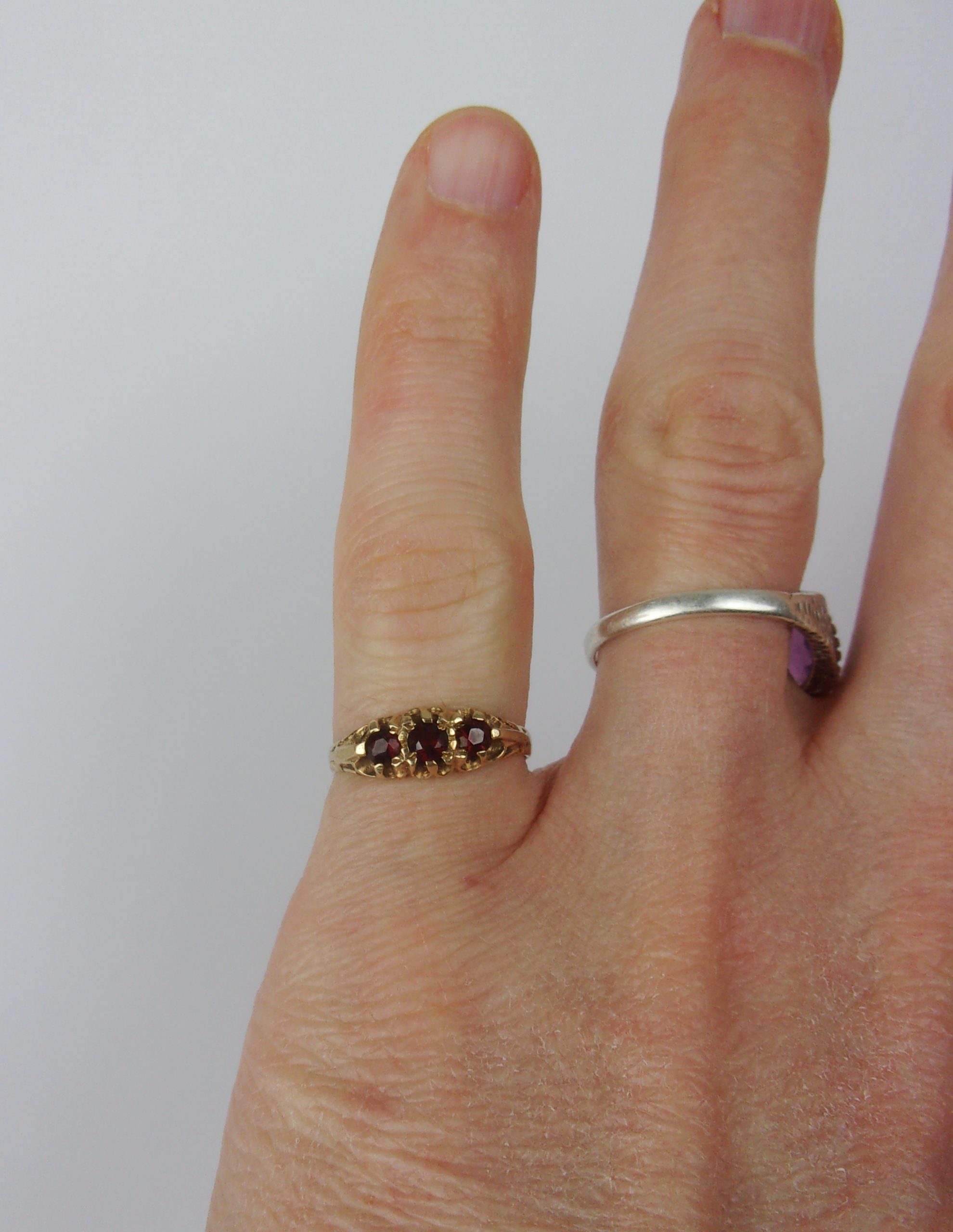 9ct Yellow Gold Garnet Trilogy Ring UK Size K US 5 - Image 6