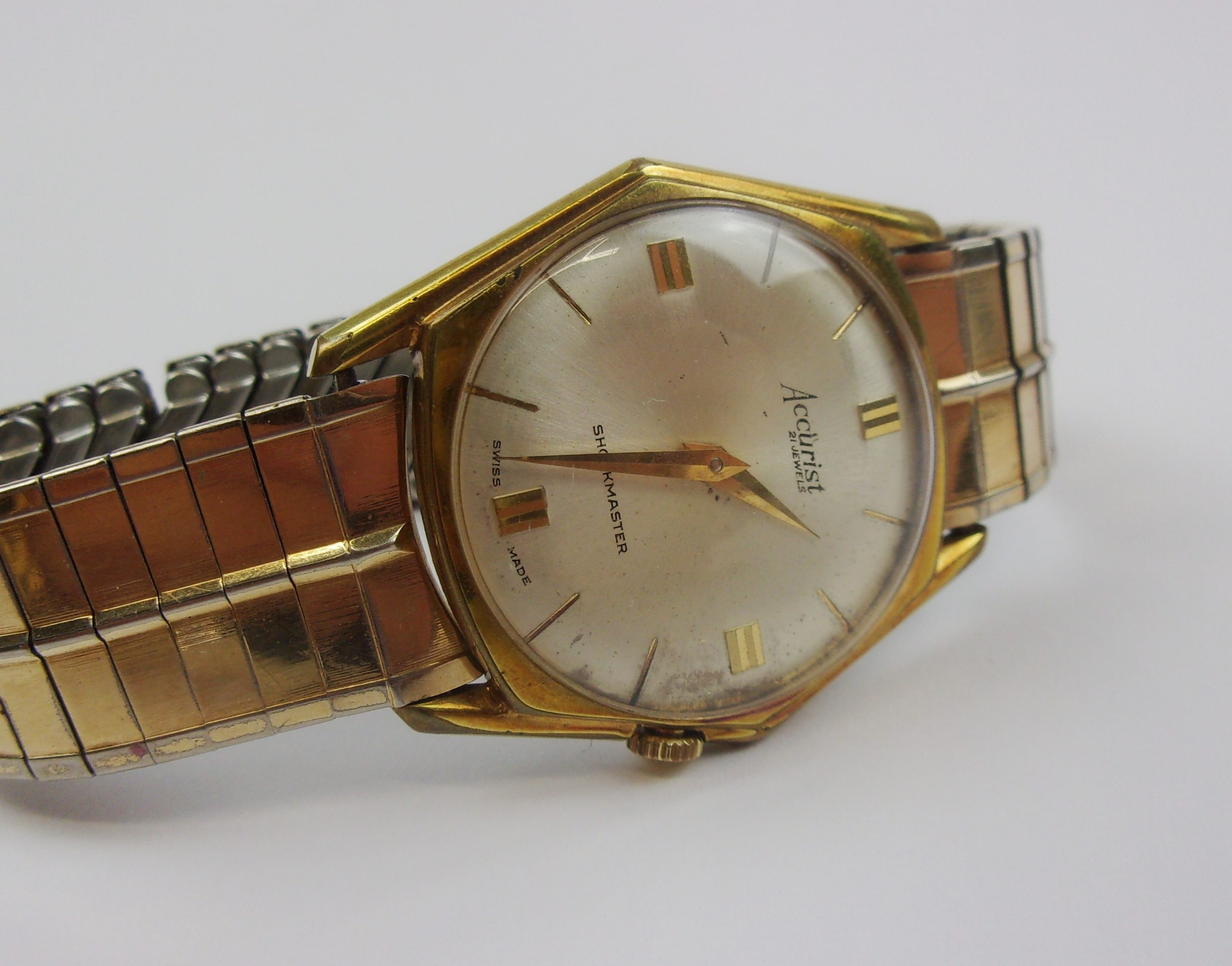 Gents Accurist 21 Jewel Shockmaster Wristwatch - Image 2