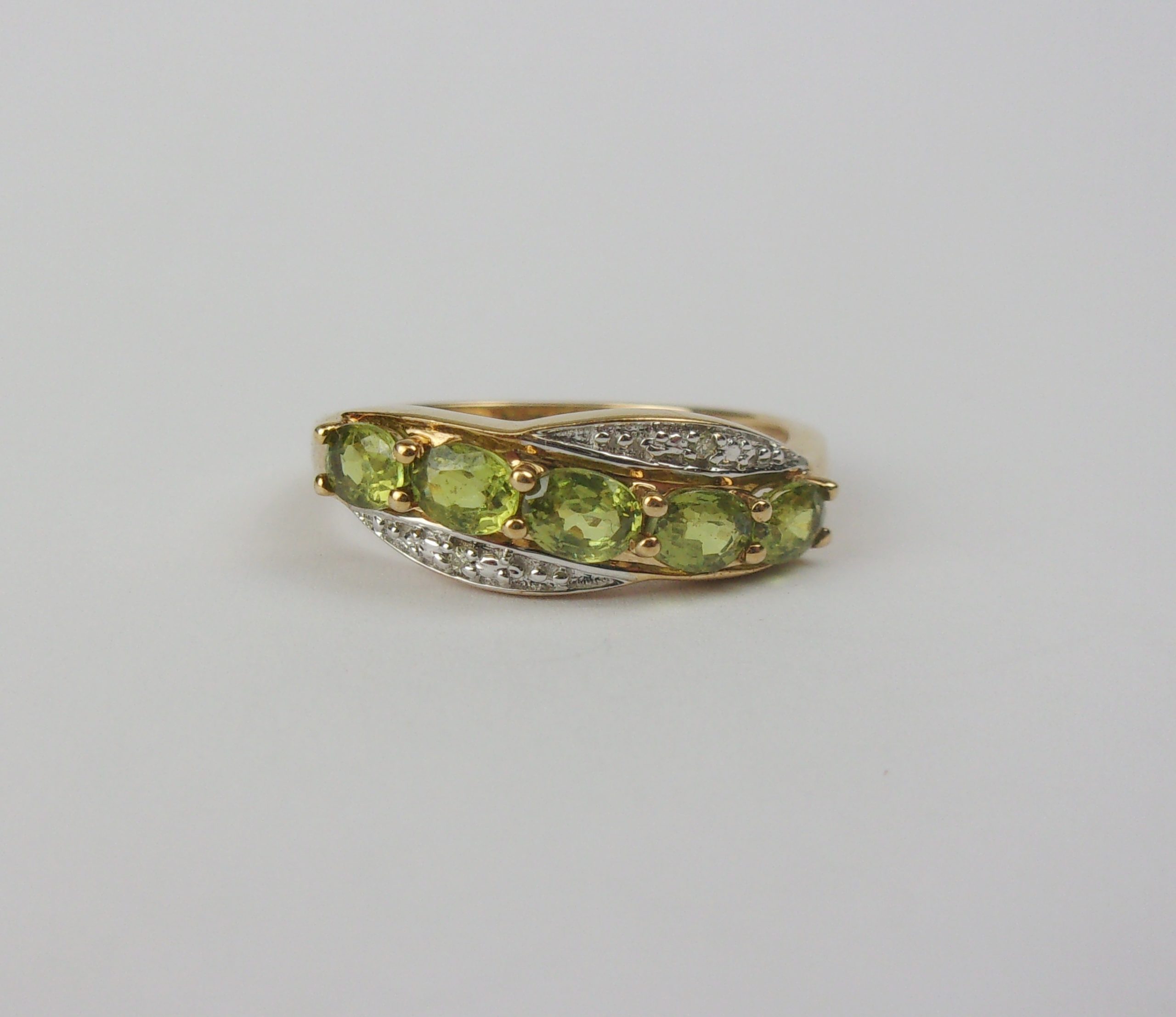 9ct Yellow Gold Peridot & Diamond Ring UK Size N+ US 6 ¾