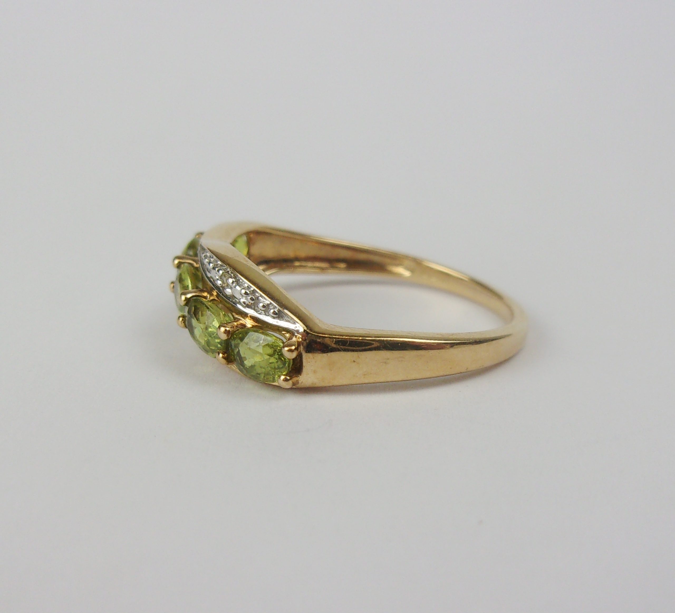 9ct Yellow Gold Peridot & Diamond Ring UK Size N+ US 6 ¾ - Image 2
