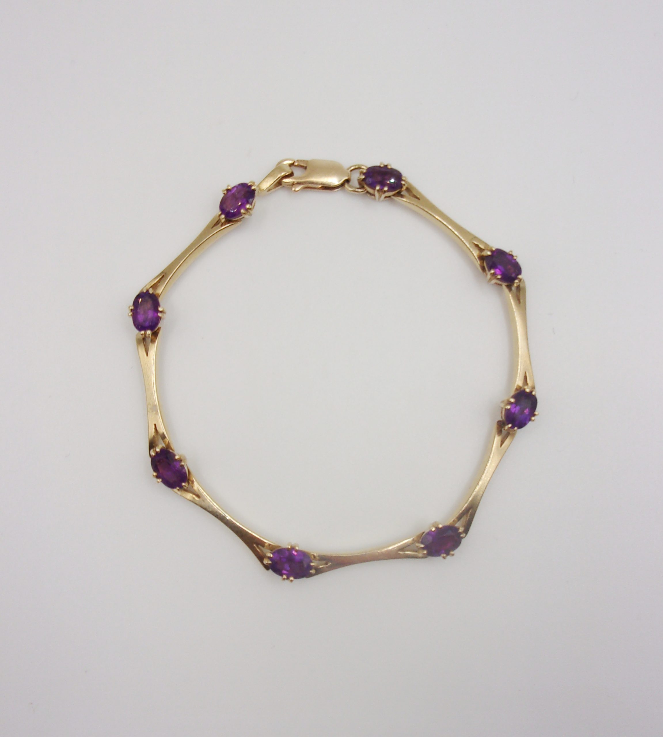 9ct Yellow Gold Amethyst Bracelet