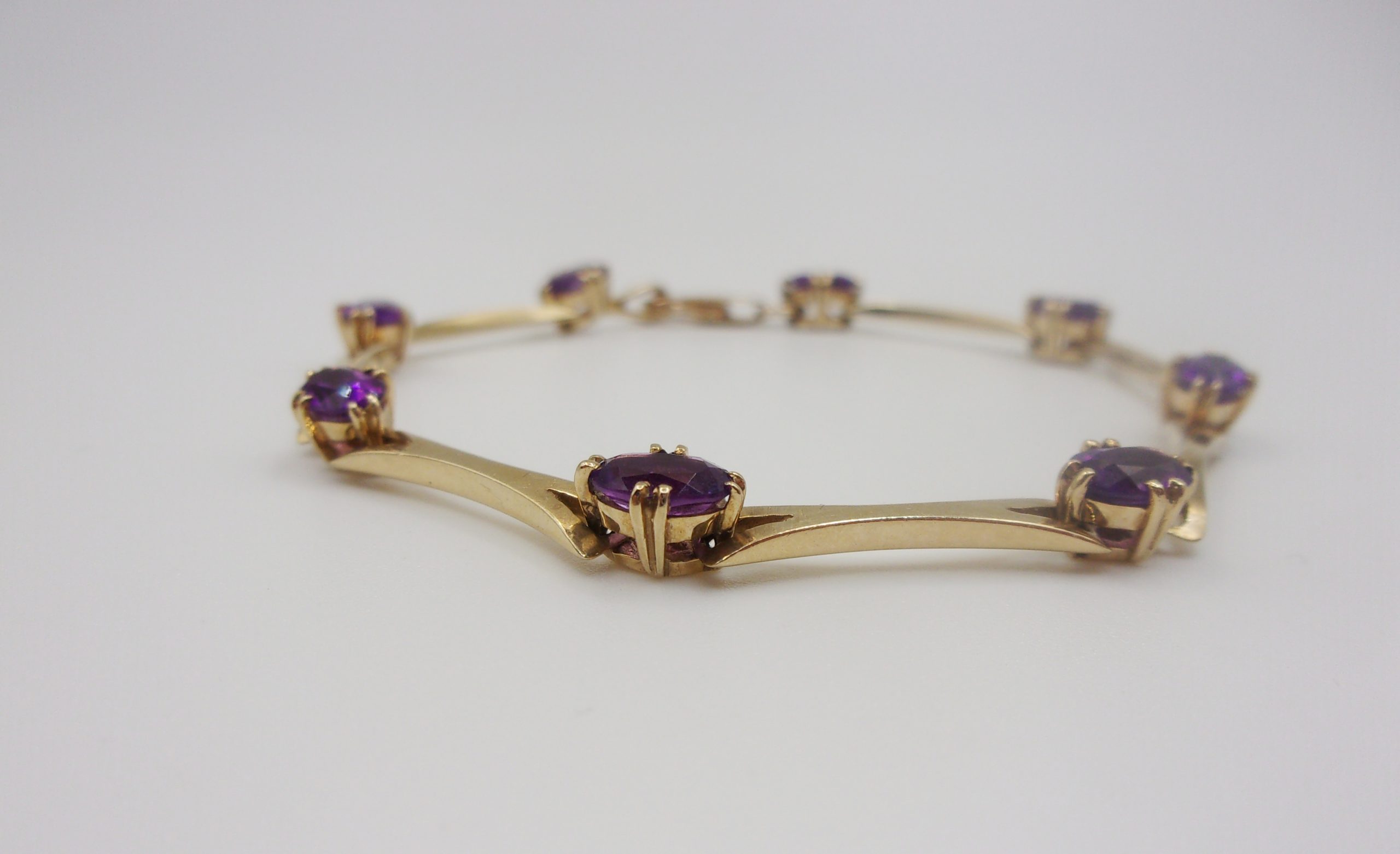 9ct Yellow Gold Amethyst Bracelet - Image 2