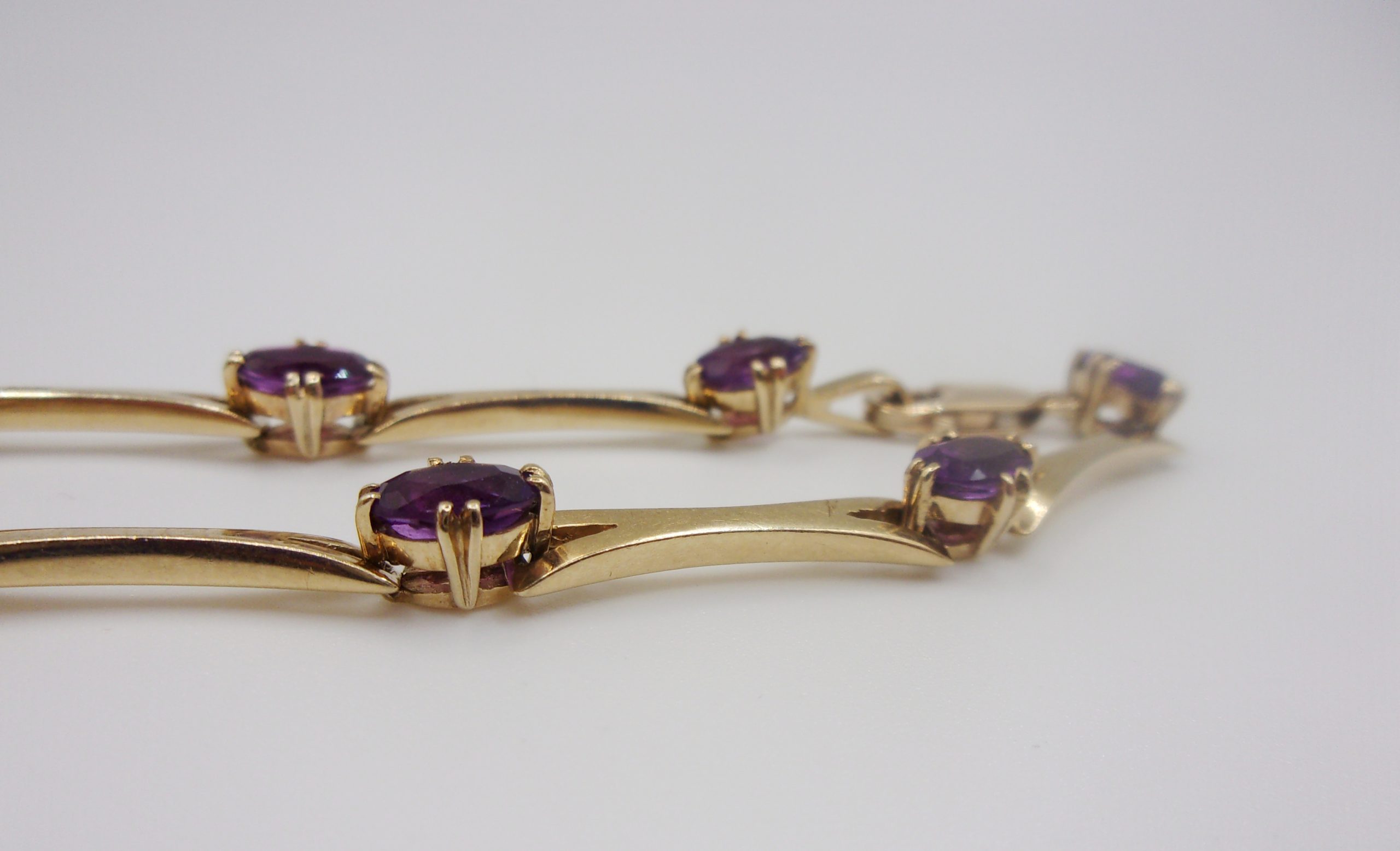 9ct Yellow Gold Amethyst Bracelet - Image 3